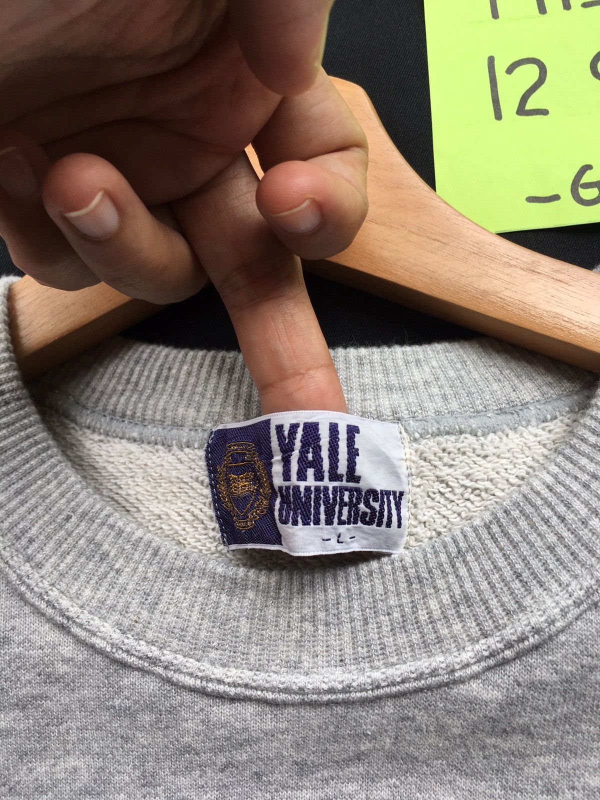 Vintage Vintage Rare YALE University Big Logo Sweatshirt Size US L / EU 52-54 / 3 - 8 Thumbnail