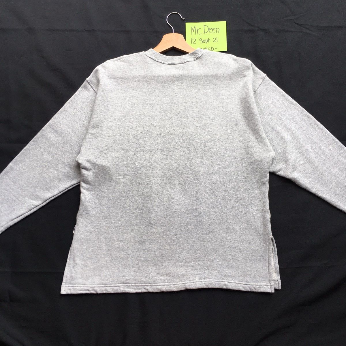 Vintage Vintage Rare YALE University Big Logo Sweatshirt Size US L / EU 52-54 / 3 - 14 Thumbnail