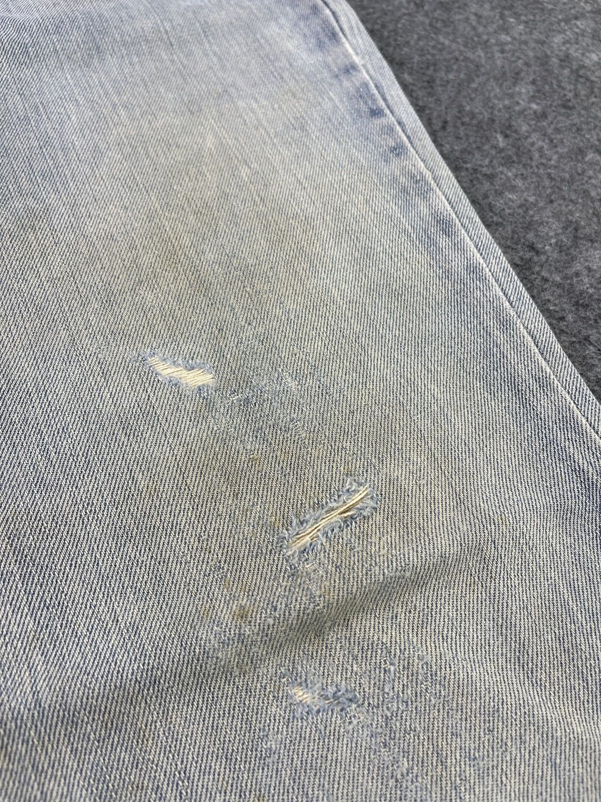 Levi's 90’s Vintage Levis 519 Distressed Jeans - J911 Size US 29 - 7 Thumbnail