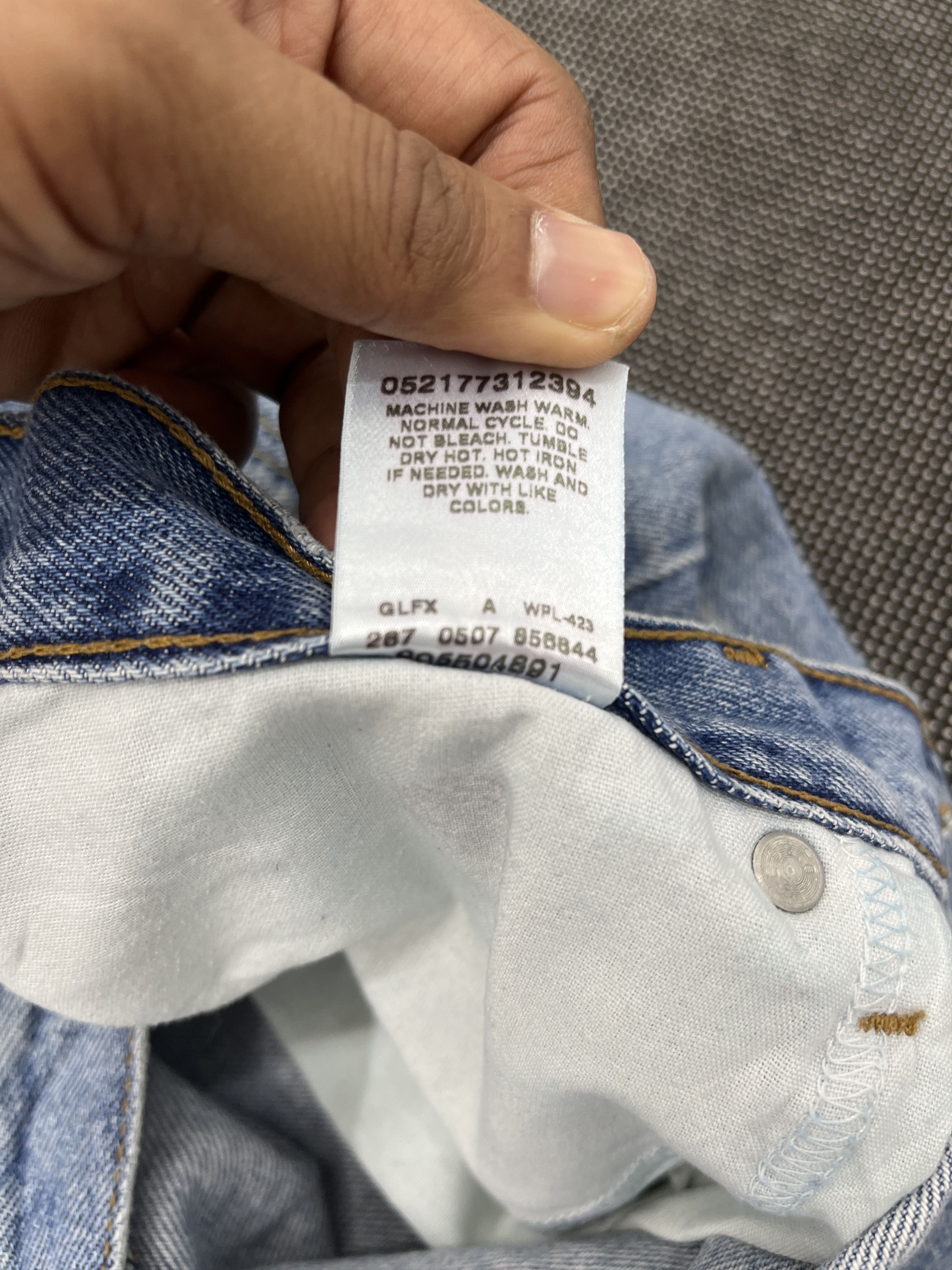 Levi's × Vintage Vintage Levis 550 Faded Jeans 34 x 34 - J173 Size US 34 / EU 50 - 8 Thumbnail