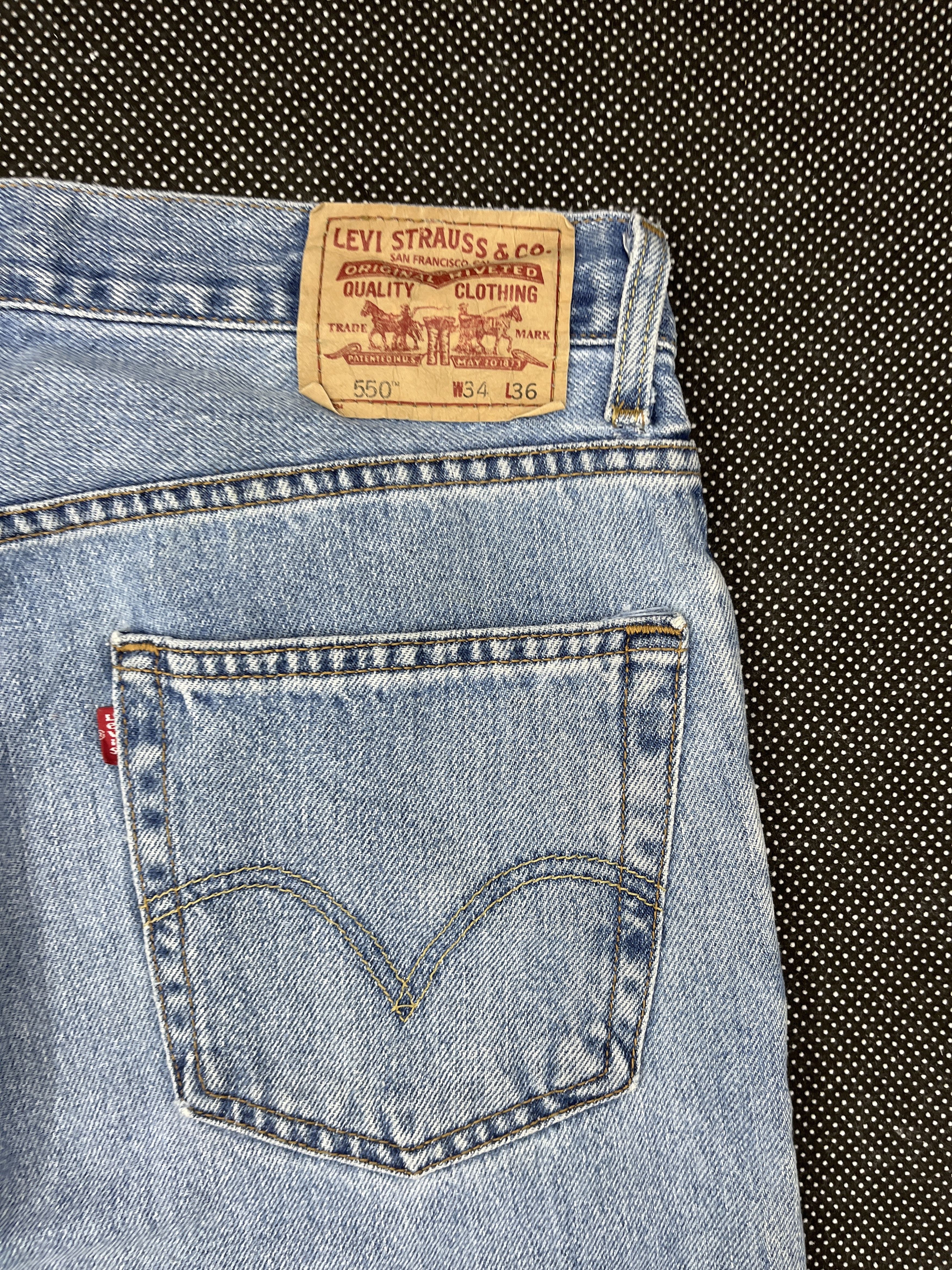 Levi's × Vintage Vintage Levis 550 Faded Jeans 34 x 34 - J173 Size US 34 / EU 50 - 9 Thumbnail