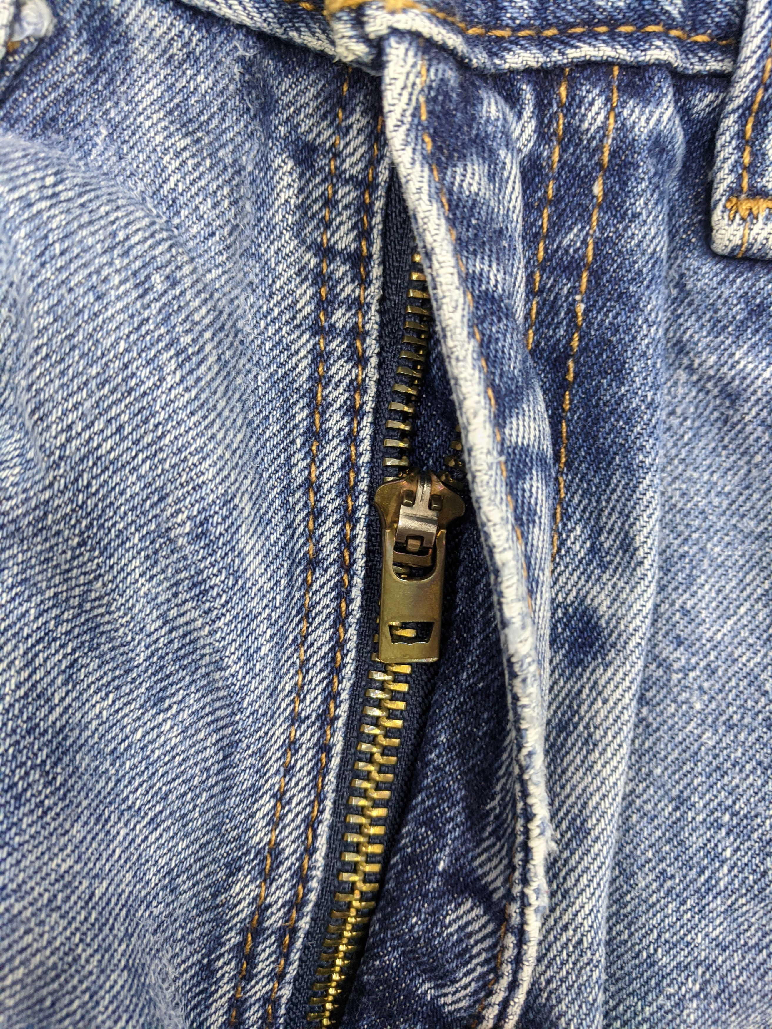 Levi's Vintage Levis 505 Light Wash Jeans DP0886 Size US 33 - 9 Thumbnail