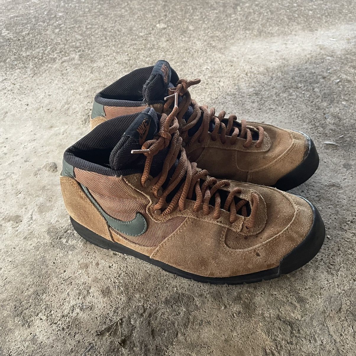 Nike 🔥Rare🔥Nike Air Approach Mid 2.4 Lt 2008 Size US 9 / EU 42 - 2 Thumbnail