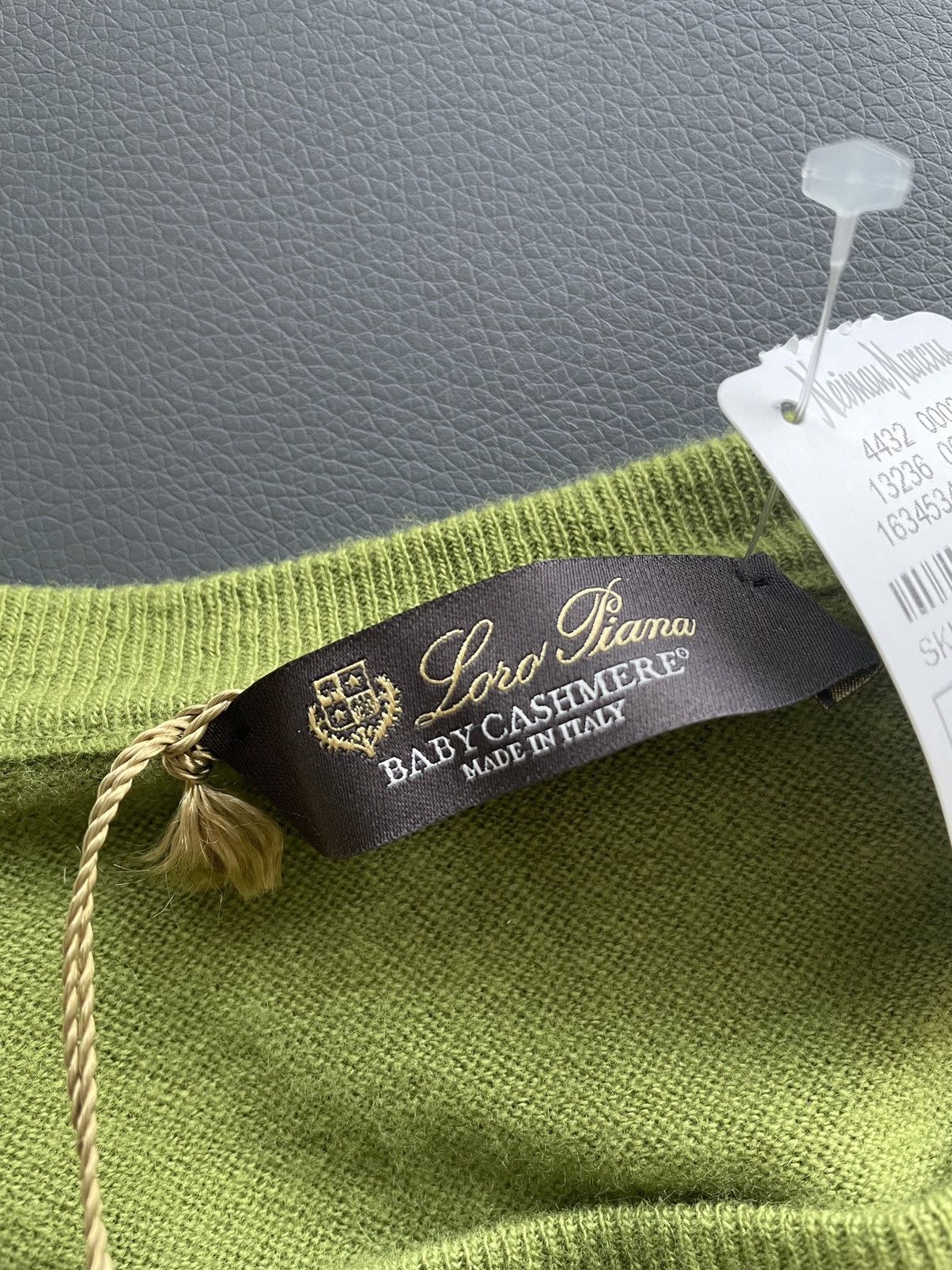 Loro Piana $1,650 Value Brand NEW Classic Pure Baby Cashmere Sweater Size US L / EU 52-54 / 3 - 8 Thumbnail