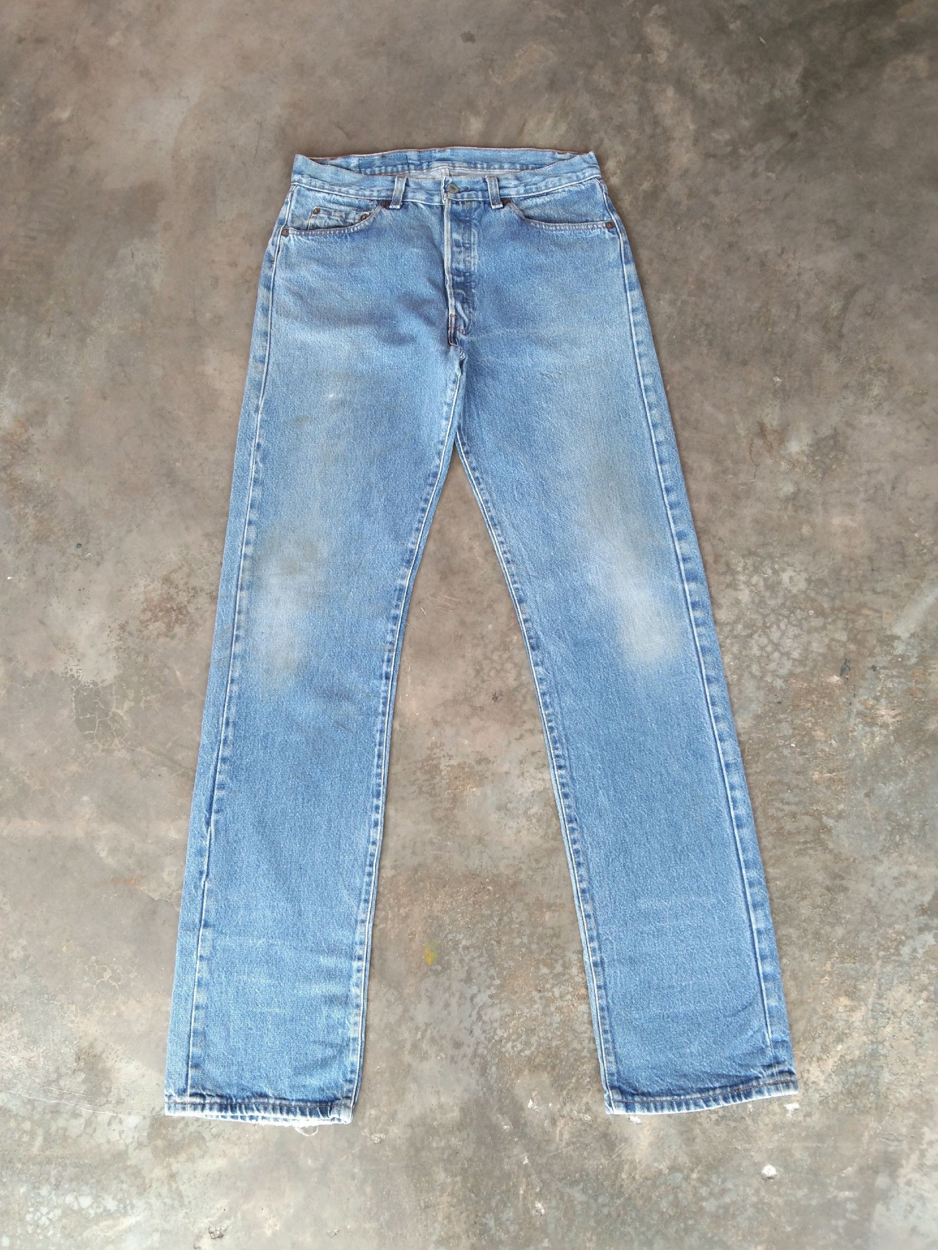 Vintage 80s Vintage Levi's 501 Made In USA Light Wash Jeans 32x35 | Grailed