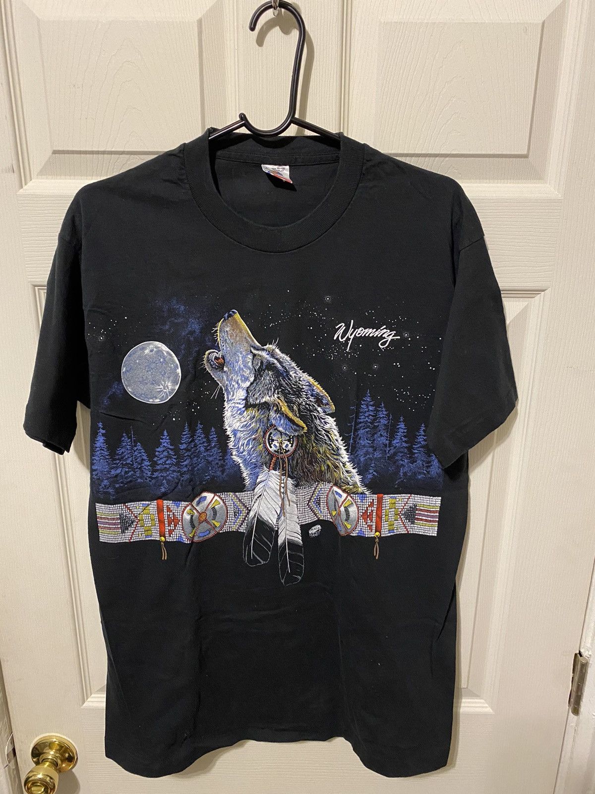 Vintage 90s Wyoming Wolf Tee