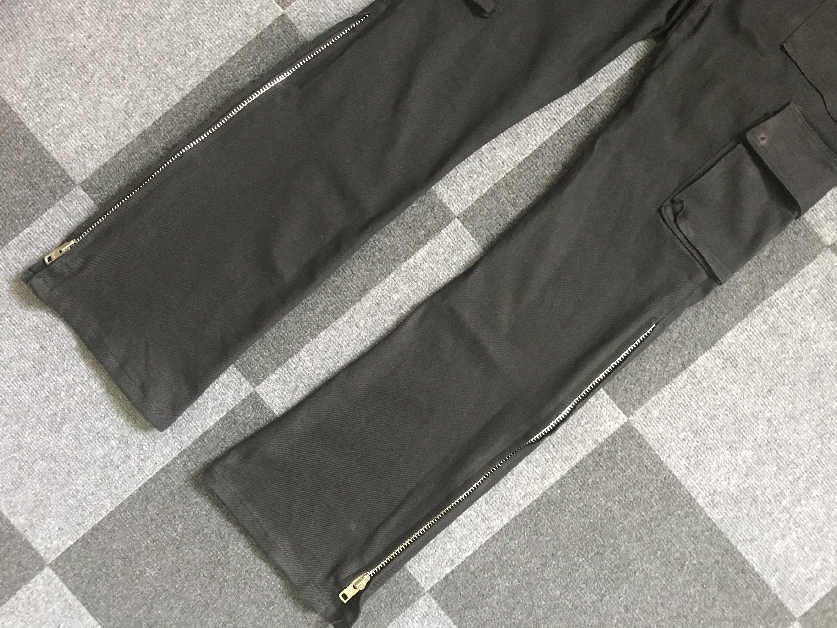 Japanese Brand CP167 LIP SERVICE Japan Punk Zipper Flare Cargo Pant Size US 32 / EU 48 - 6 Thumbnail