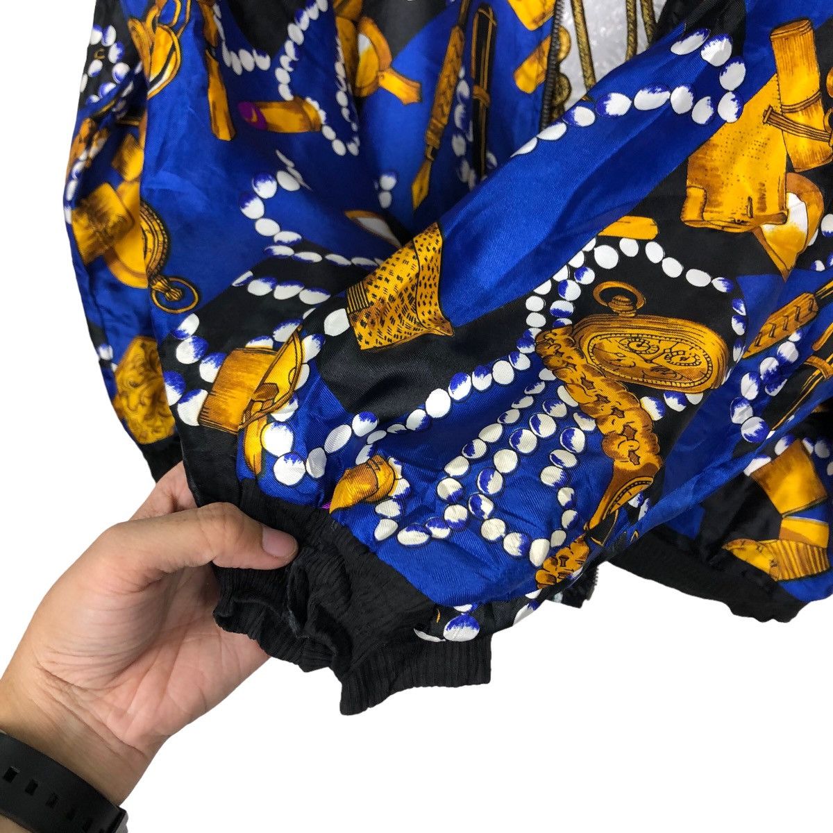 Japanese Brand VINTAGE REVERSIBLE SILK BOMBER JACKET OVERPRINT Size US M / EU 48-50 / 2 - 11 Thumbnail