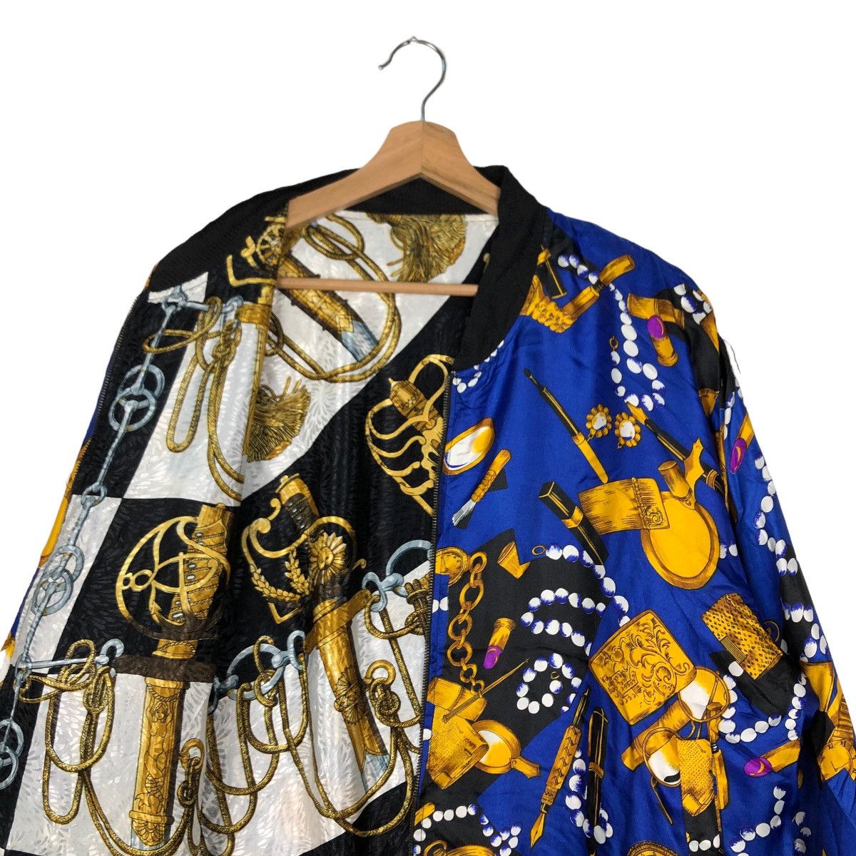 Japanese Brand VINTAGE REVERSIBLE SILK BOMBER JACKET OVERPRINT Size US M / EU 48-50 / 2 - 9 Thumbnail