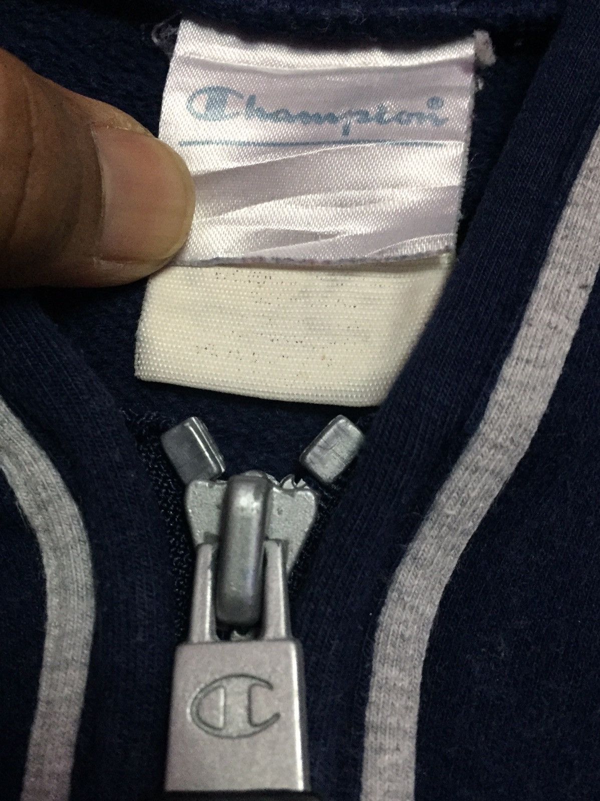 Champion Vintage 90's Champion Sweatshirts Size US M / EU 48-50 / 2 - 3 Thumbnail