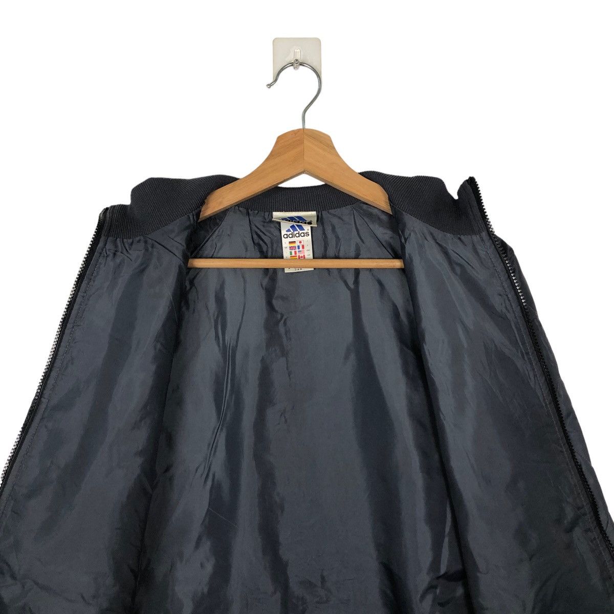 Adidas VINTAGE ADIDAS SURVIVAL JACKET BOMBER DESIGN STYLE Size US M / EU 48-50 / 2 - 10 Thumbnail