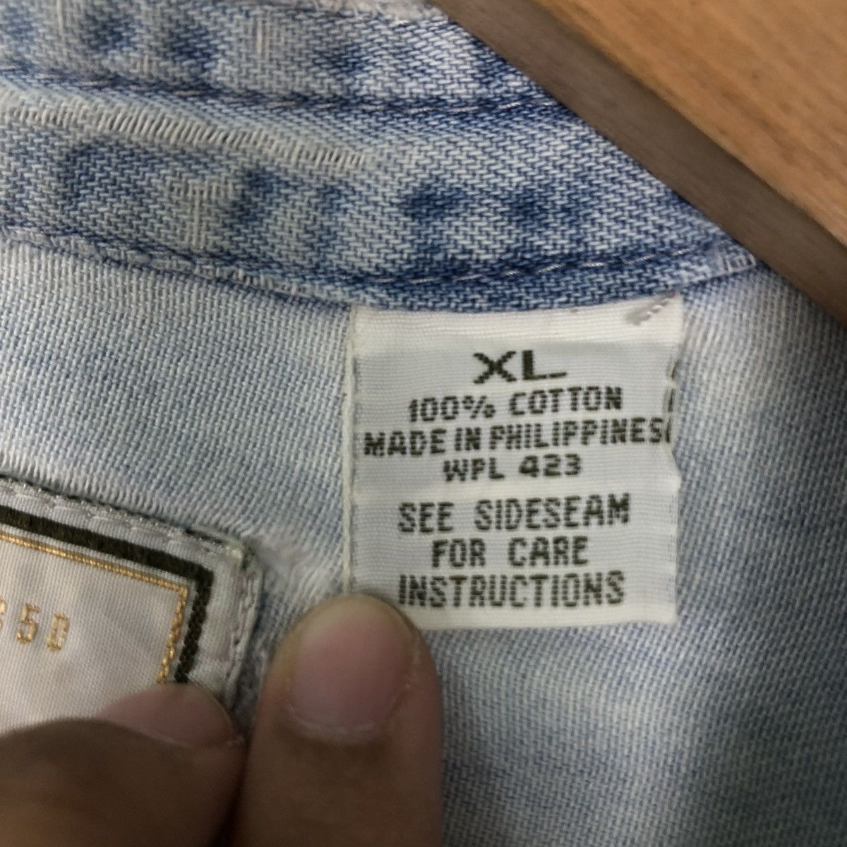 Levi's VINTAGE COWBOY CHAMBRAY DENIM LEVI’S SHIRT BUTTON UPS Size US XL / EU 56 / 4 - 13 Thumbnail