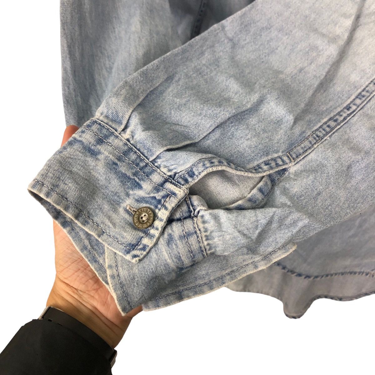Levi's VINTAGE COWBOY CHAMBRAY DENIM LEVI’S SHIRT BUTTON UPS Size US XL / EU 56 / 4 - 11 Thumbnail
