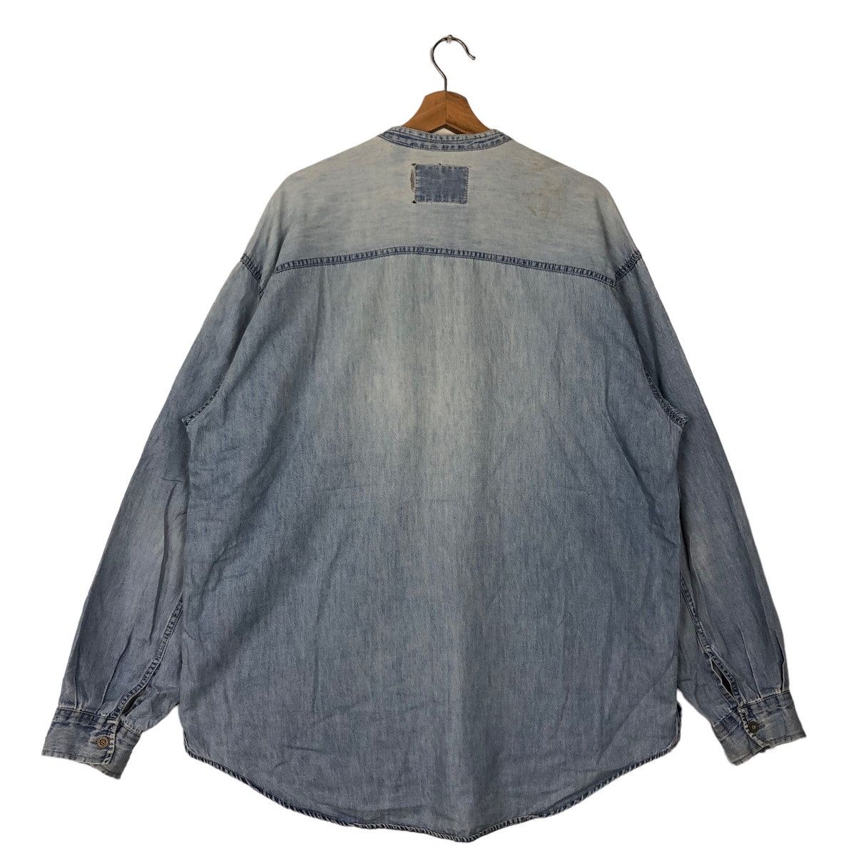 Levi's VINTAGE COWBOY CHAMBRAY DENIM LEVI’S SHIRT BUTTON UPS Size US XL / EU 56 / 4 - 7 Thumbnail