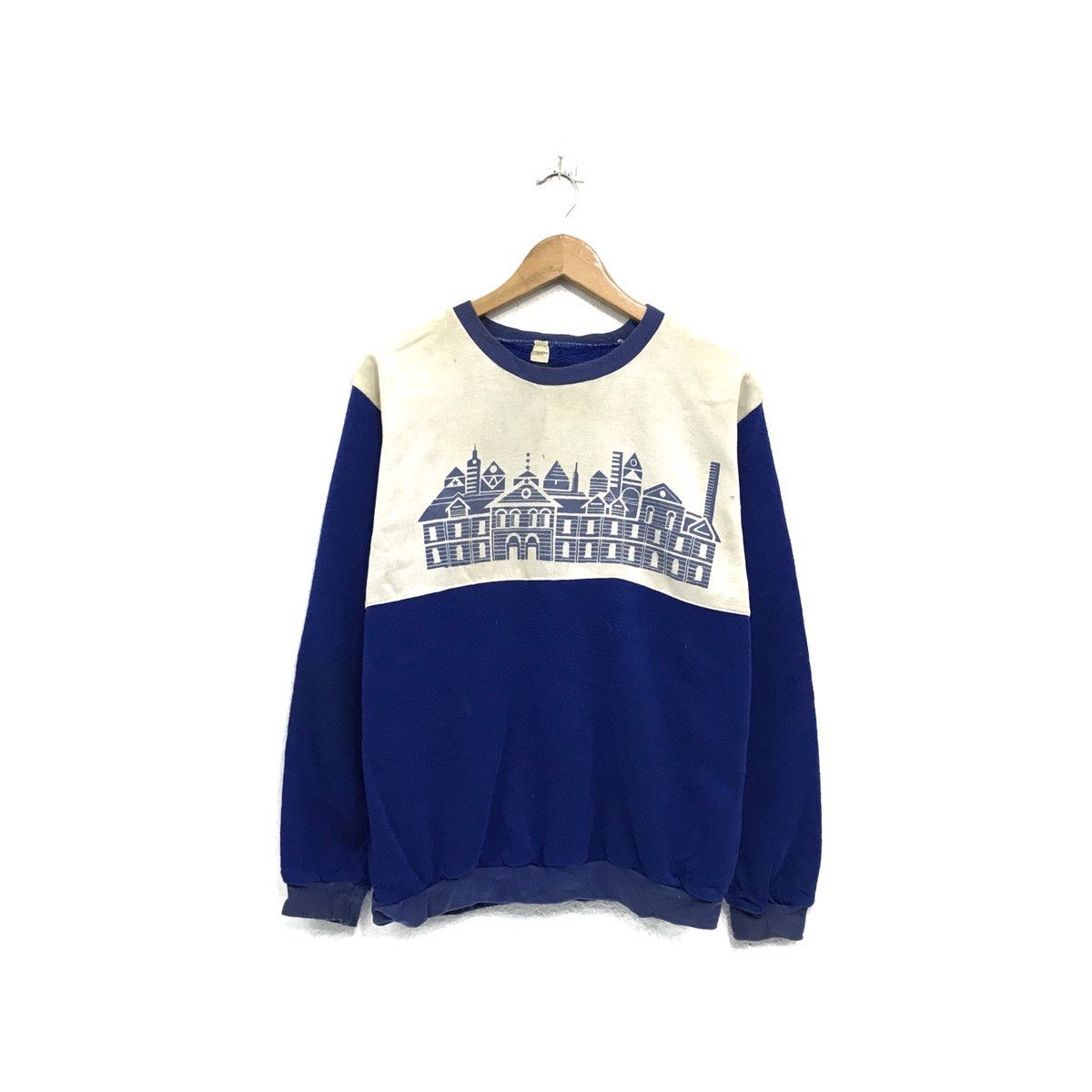Disney × Japanese Brand × Vintage Vintage Sweatshirt Crewneck Biglogo Disneyland Size US M / EU 48-50 / 2 - 1 Thumbnail