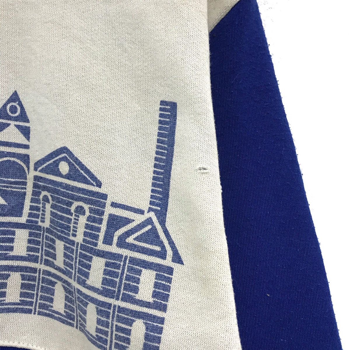 Disney × Japanese Brand × Vintage Vintage Sweatshirt Crewneck Biglogo Disneyland Size US M / EU 48-50 / 2 - 4 Thumbnail