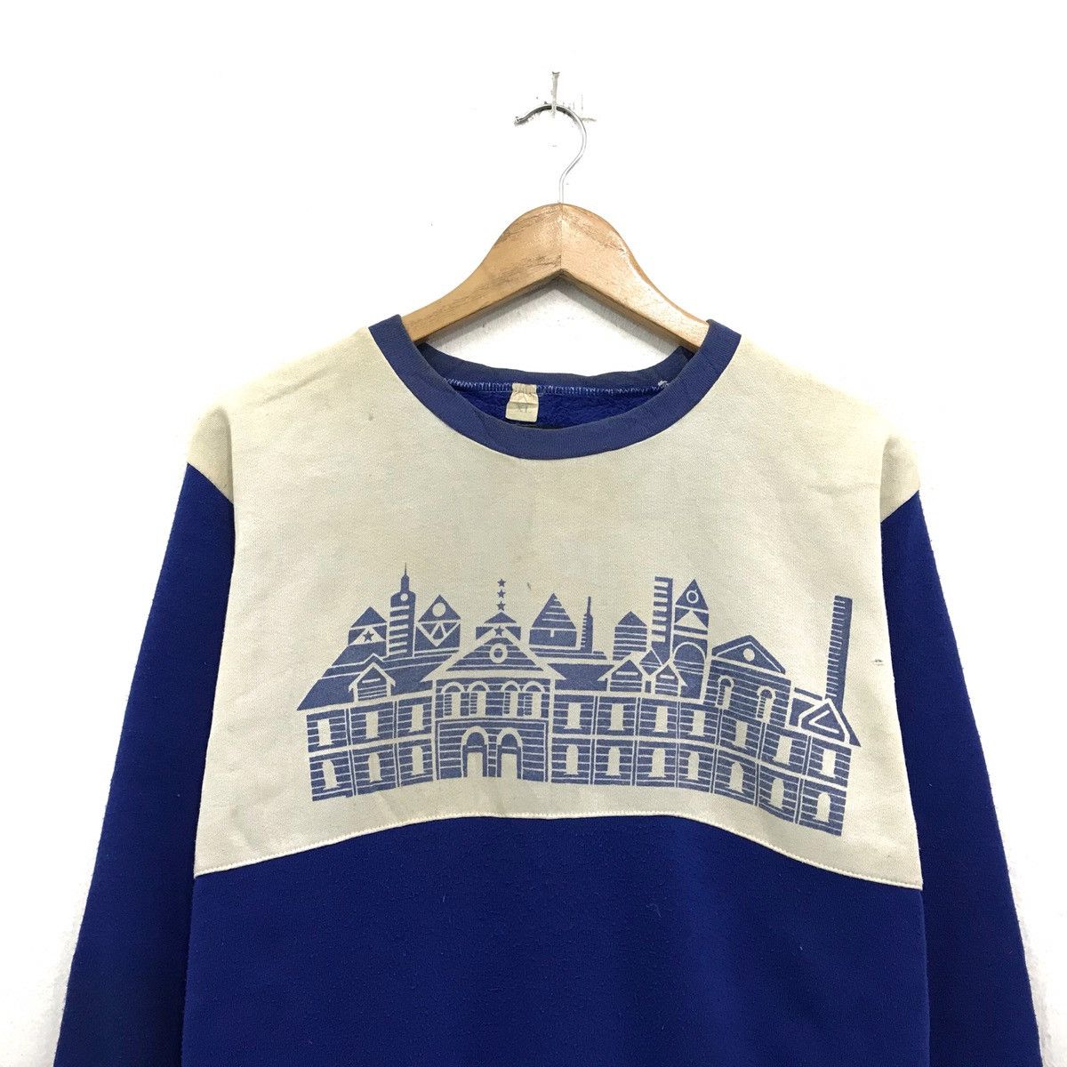 Disney × Japanese Brand × Vintage Vintage Sweatshirt Crewneck Biglogo Disneyland Size US M / EU 48-50 / 2 - 3 Thumbnail