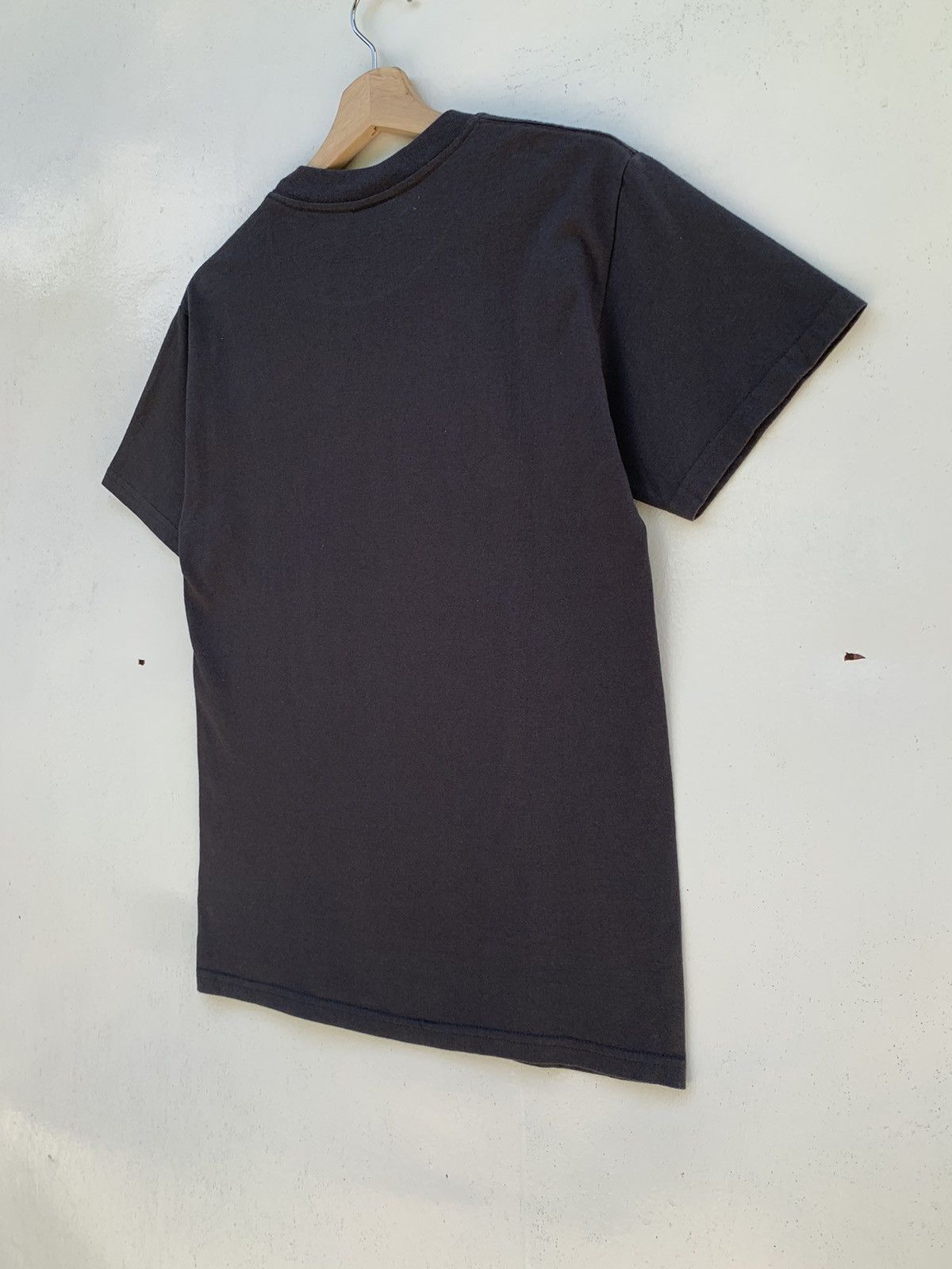 Nirvana Vintage Early 2000s Nirvana Spellout Smiley Face T-shirt Size US S / EU 44-46 / 1 - 16 Thumbnail
