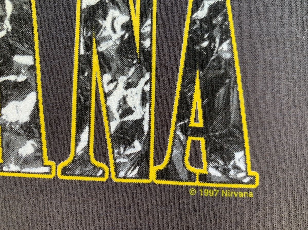 Nirvana Vintage Early 2000s Nirvana Spellout Smiley Face T-shirt Size US S / EU 44-46 / 1 - 9 Thumbnail