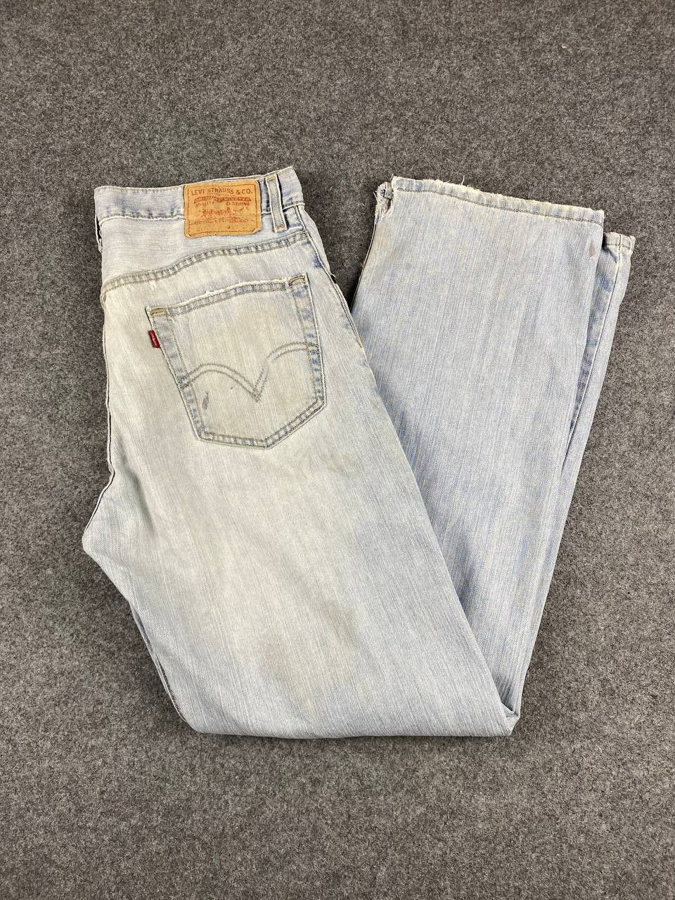 Levi's vintage levis 559 relaxed fit lightwash denim Size US 35 - 2 Thumbnail