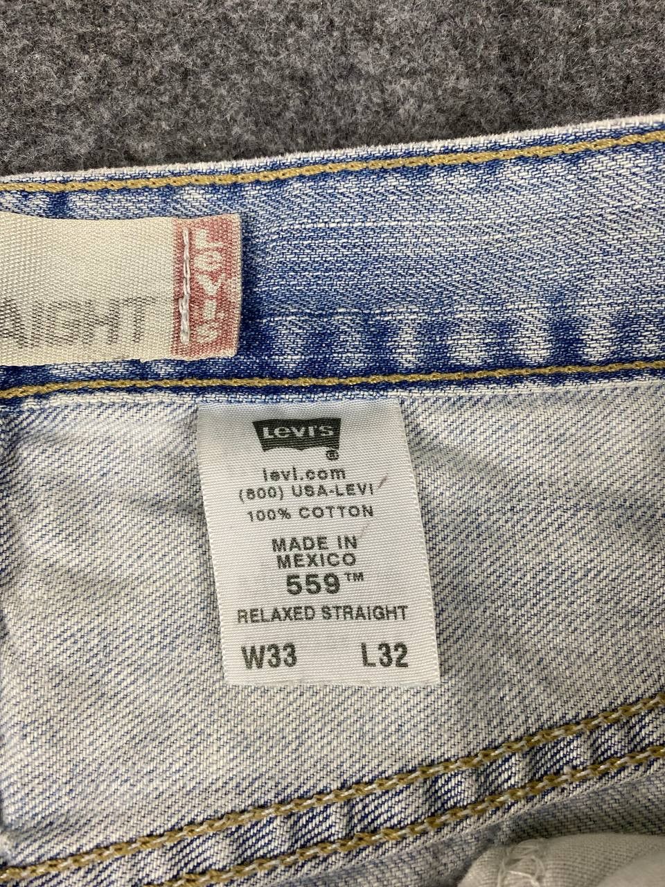 Levi's vintage levis 559 relaxed fit lightwash denim Size US 35 - 13 Thumbnail