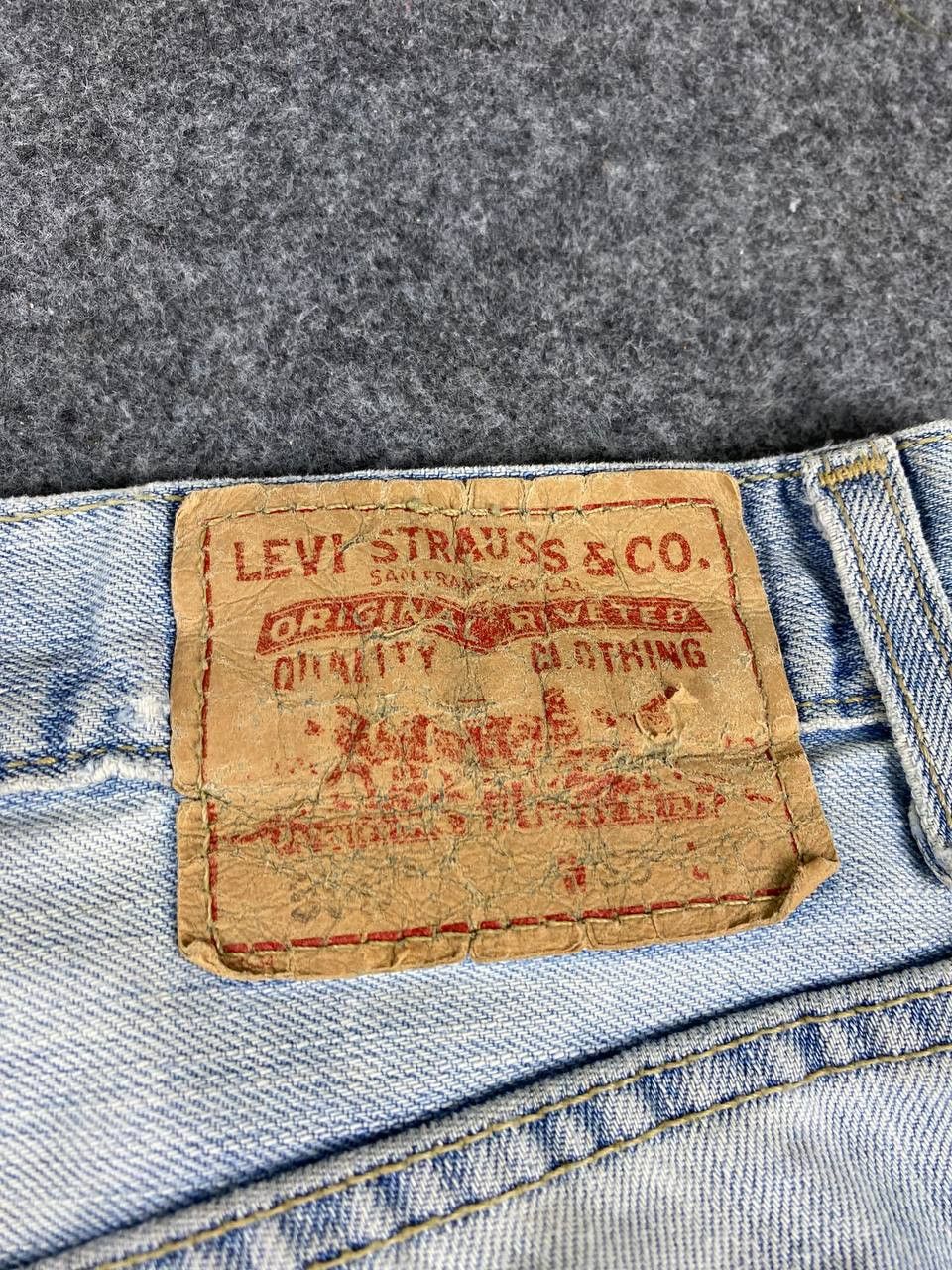 Levi's vintage levis 559 relaxed fit lightwash denim Size US 35 - 6 Thumbnail