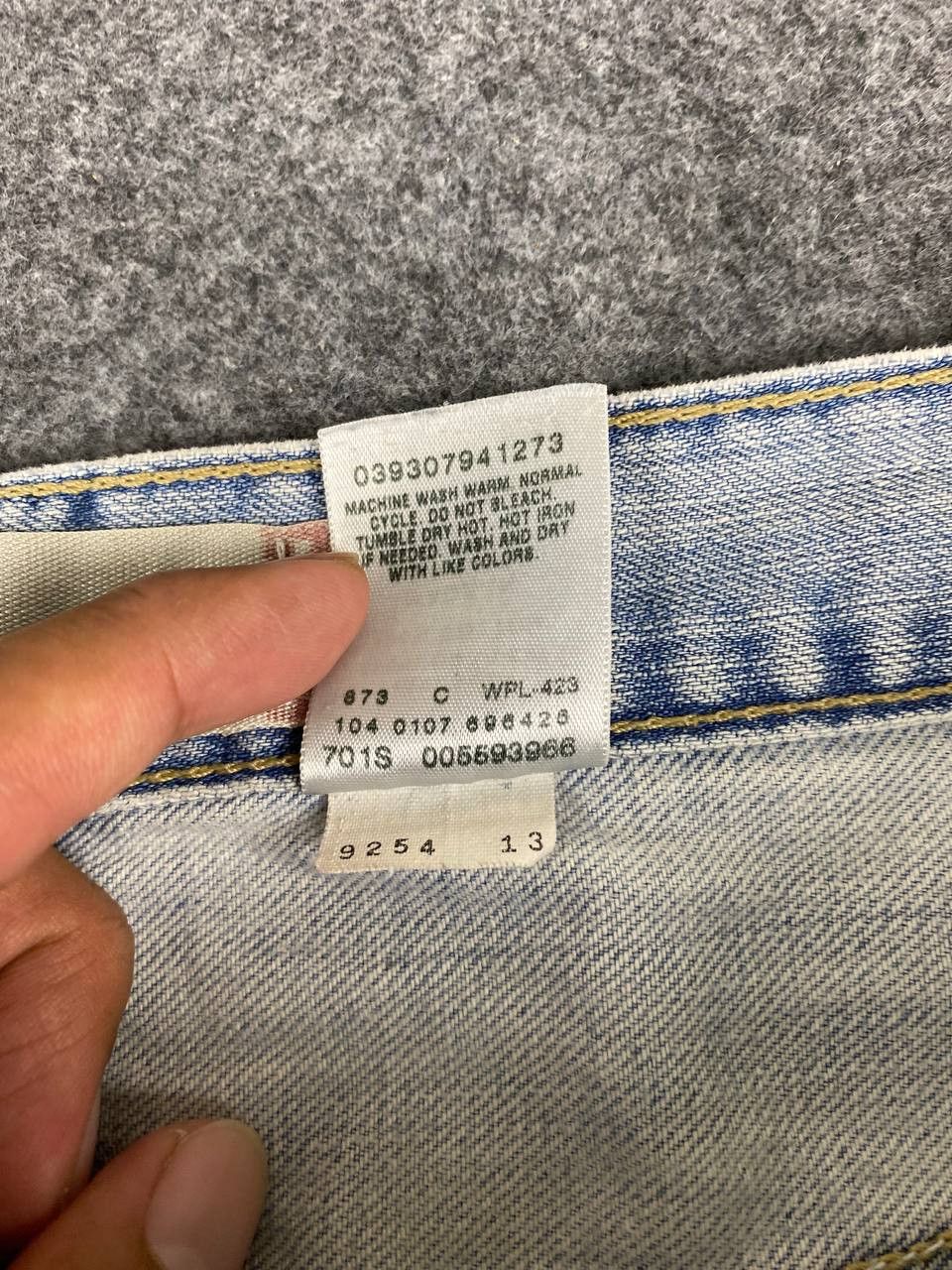 Levi's vintage levis 559 relaxed fit lightwash denim Size US 35 - 14 Thumbnail