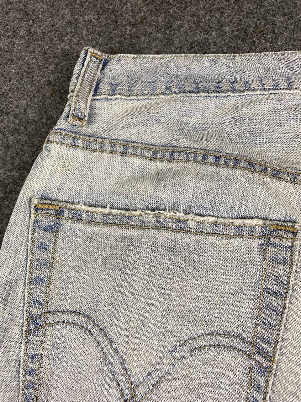 Levi's vintage levis 559 relaxed fit lightwash denim Size US 35 - 4 Thumbnail