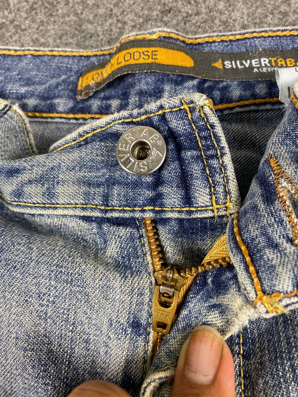 Levi's vintage levis silvertab baggy distressed denim Size US 36 / EU 52 - 13 Thumbnail