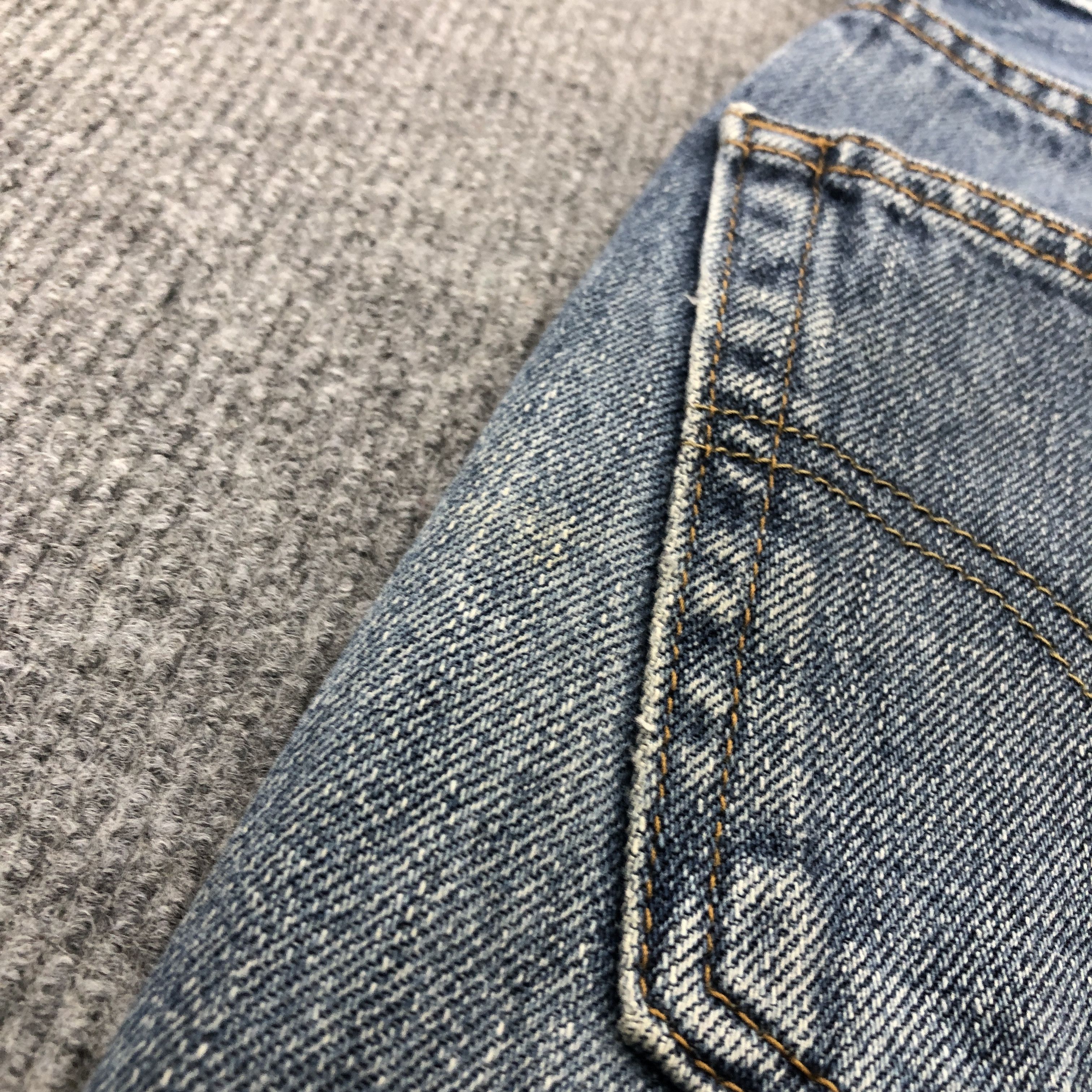 Levi's Vintage Y2k Levi's 550 Relaxed Fit Faded Blue Denim Jean Size US 32 / EU 48 - 16 Thumbnail