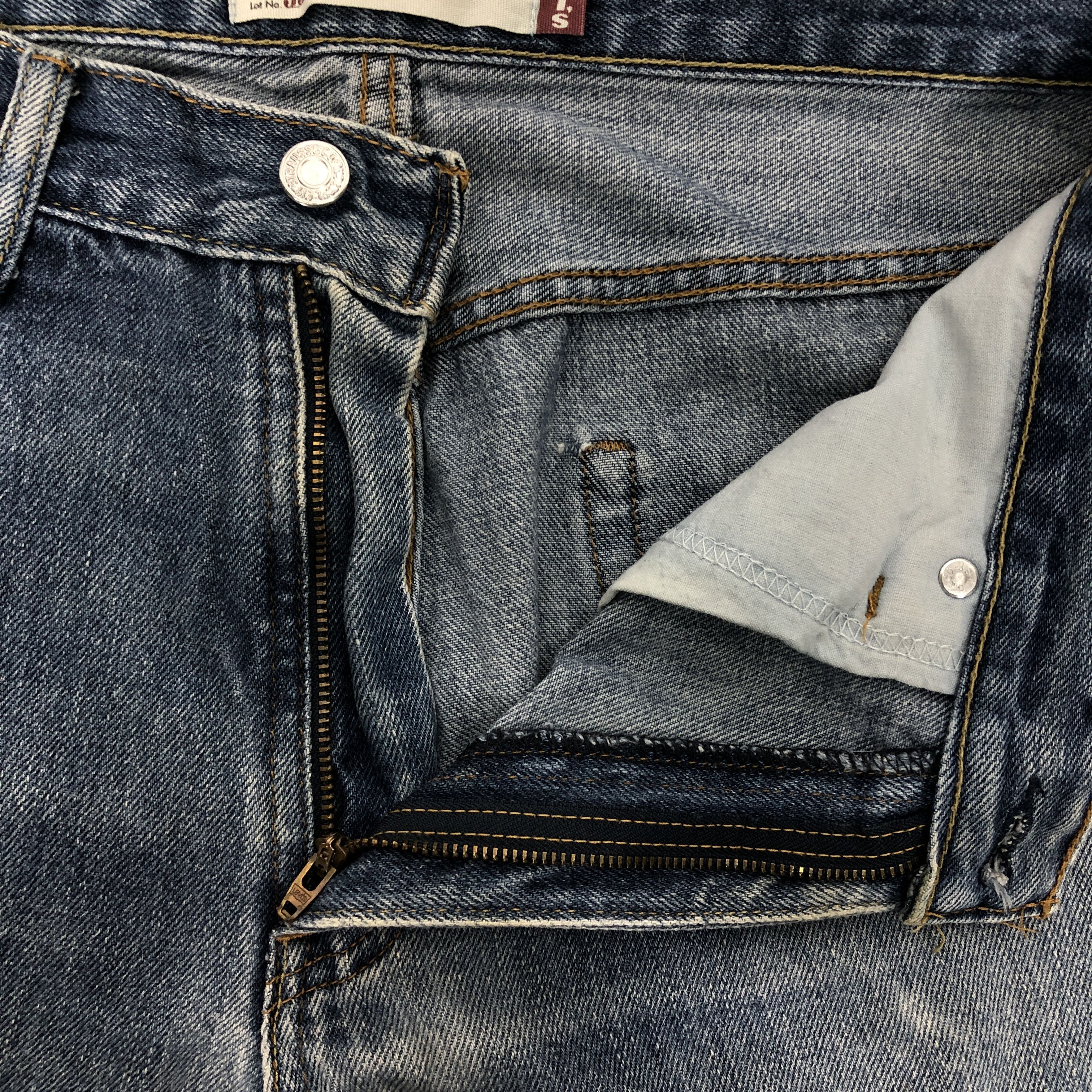 Levi's Vintage Y2k Levi's 550 Relaxed Fit Faded Blue Denim Jean Size US 32 / EU 48 - 9 Thumbnail