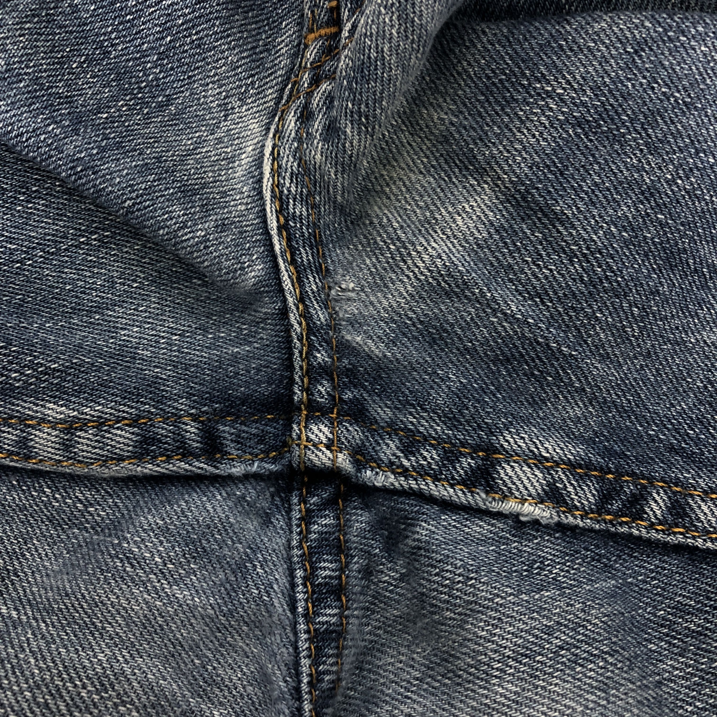 Levi's Vintage Y2k Levi's 550 Relaxed Fit Faded Blue Denim Jean Size US 32 / EU 48 - 10 Thumbnail