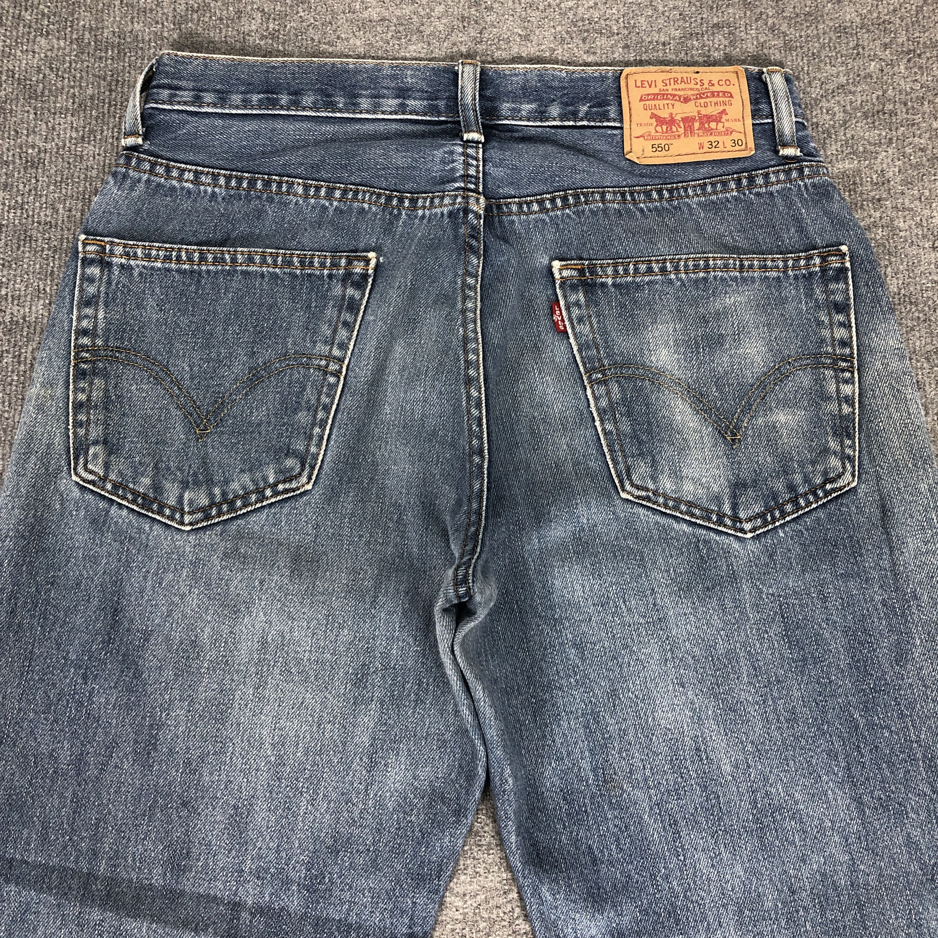 Levi's Vintage Y2k Levi's 550 Relaxed Fit Faded Blue Denim Jean Size US 32 / EU 48 - 4 Thumbnail