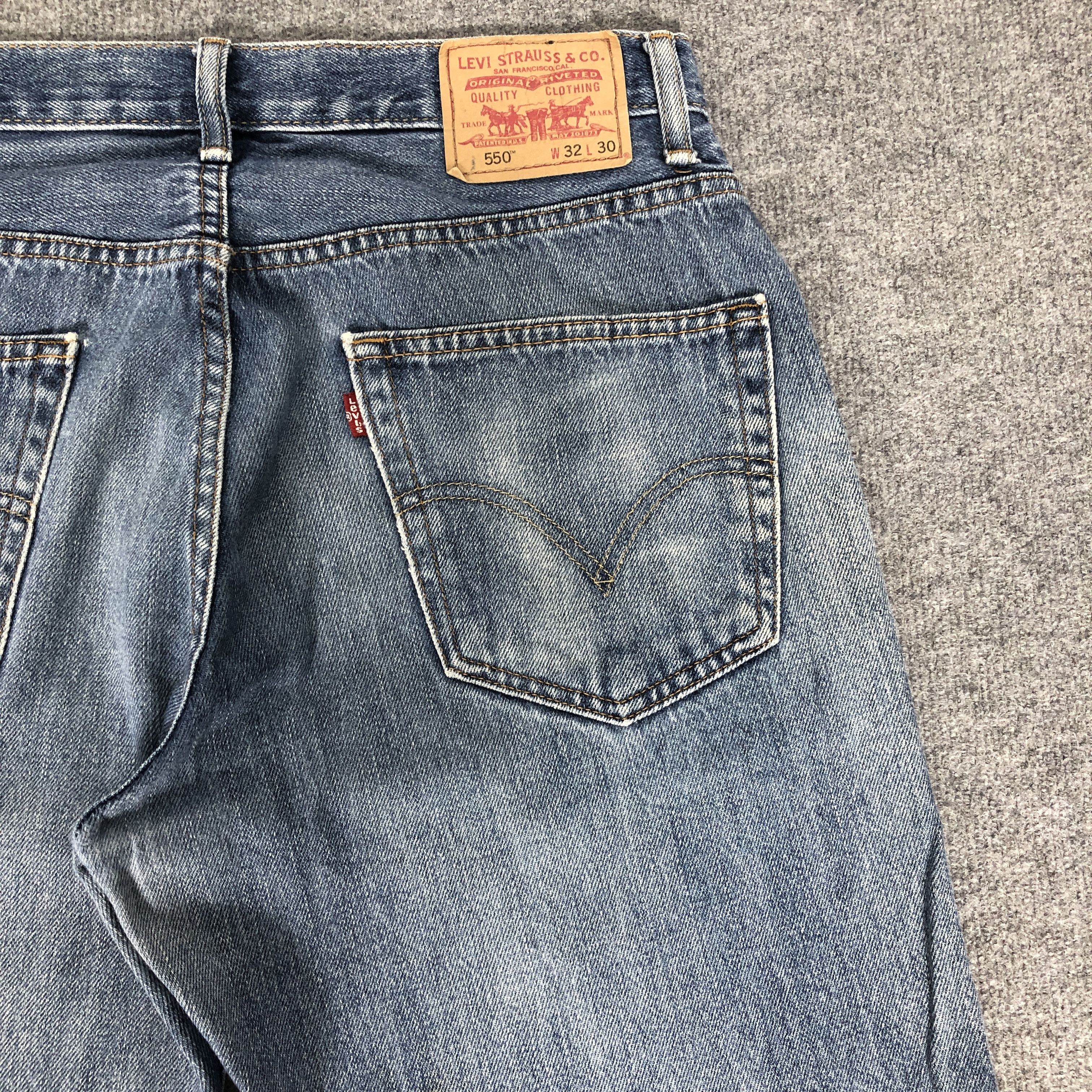 Levi's Vintage Y2k Levi's 550 Relaxed Fit Faded Blue Denim Jean Size US 32 / EU 48 - 6 Thumbnail