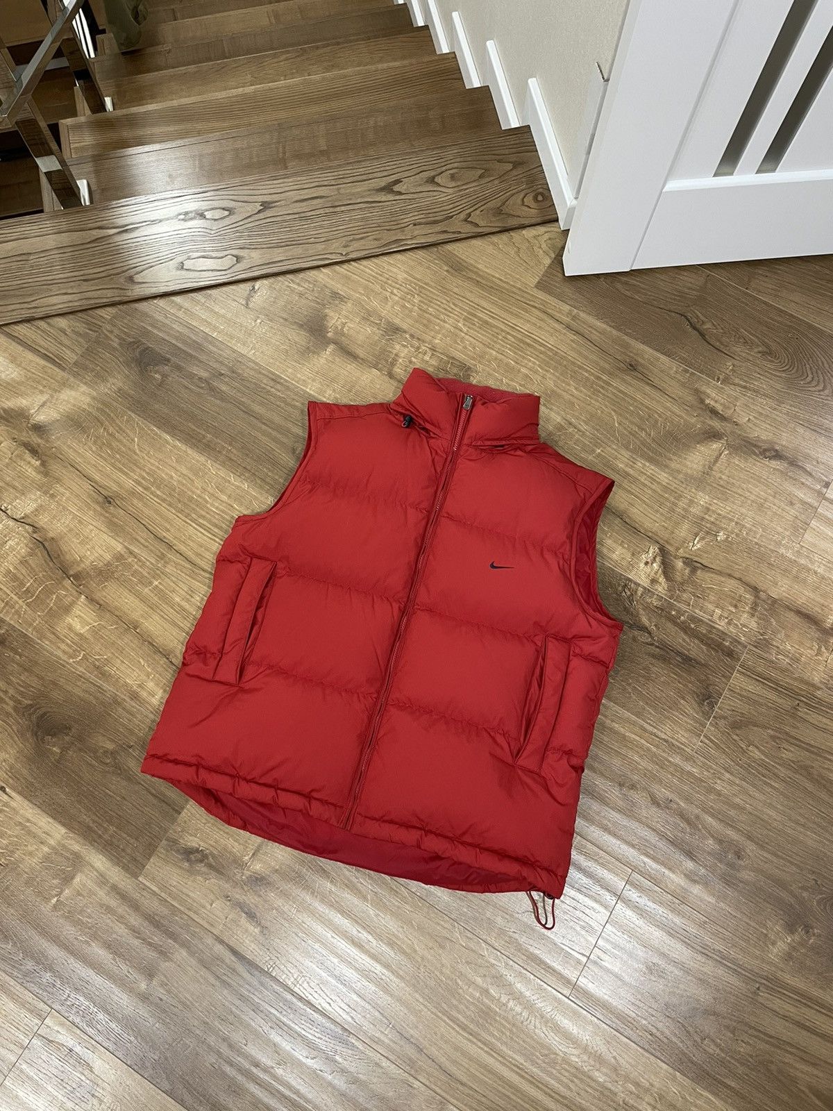 Image of Nike Y2K Black Swoosh Down Puffer Vest Size L in Red, Men's