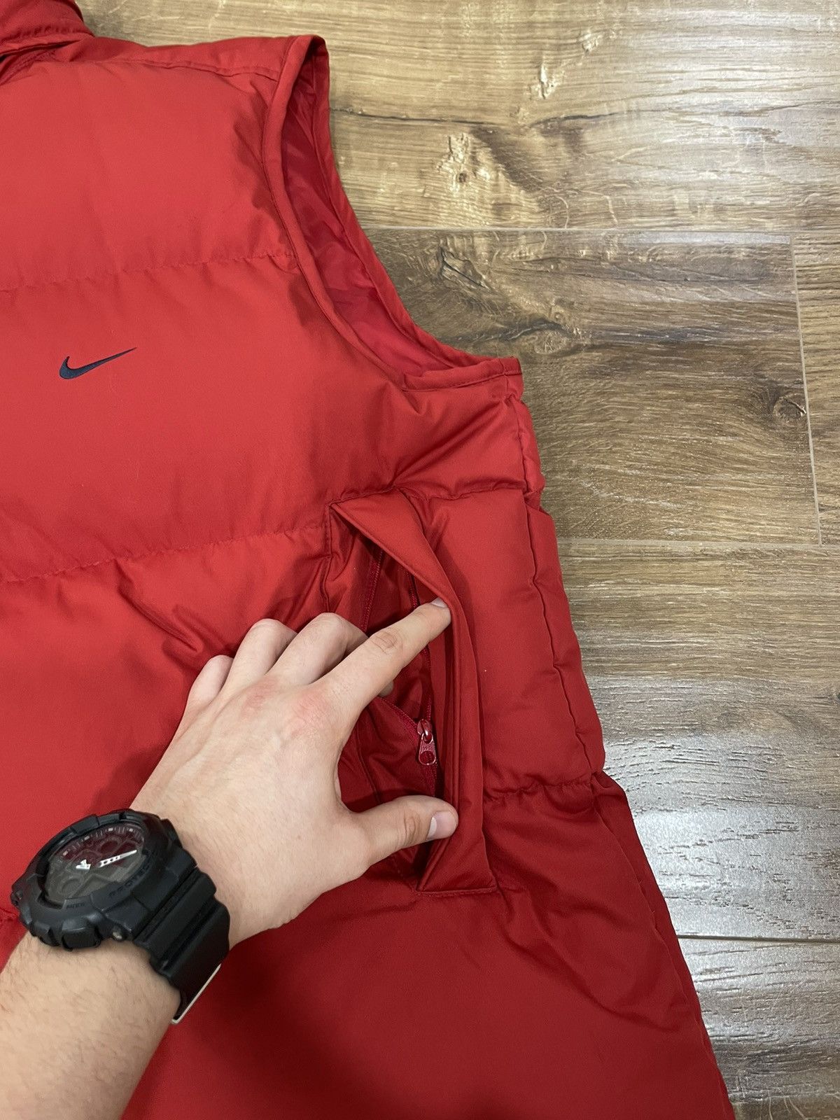 Nike Vintage Nike Y2K Black Swoosh Down Puffer Vest Size L Size US L / EU 52-54 / 3 - 4 Thumbnail