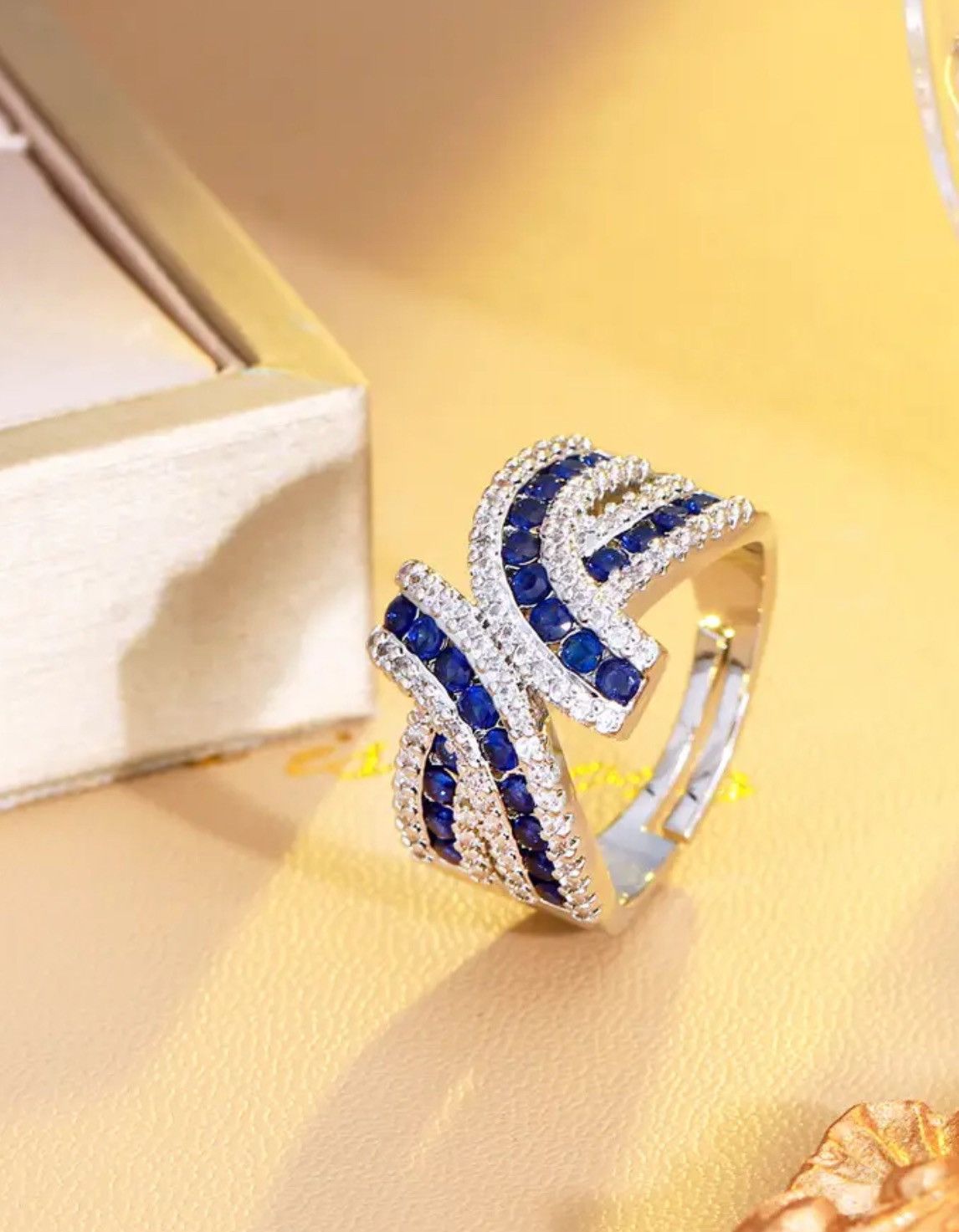 Japanese Brand × Jewelry × Vintage Twist Cross Zircon Shiny Ring Size ONE SIZE - 1 Thumbnail
