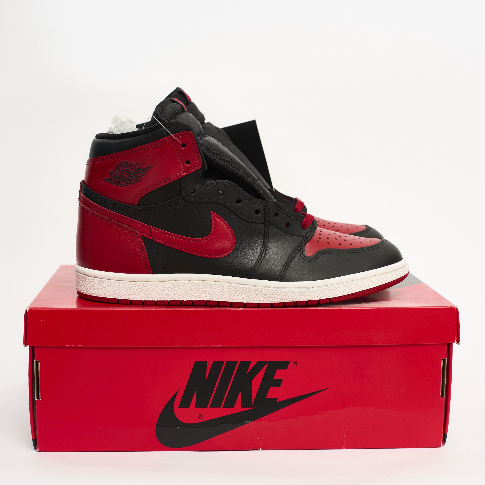 Jordan Brand Air Jordan 1 Varsity Red CUSTOM Bred 1 Size US 10.5 / EU 43-44 - 2 Thumbnail