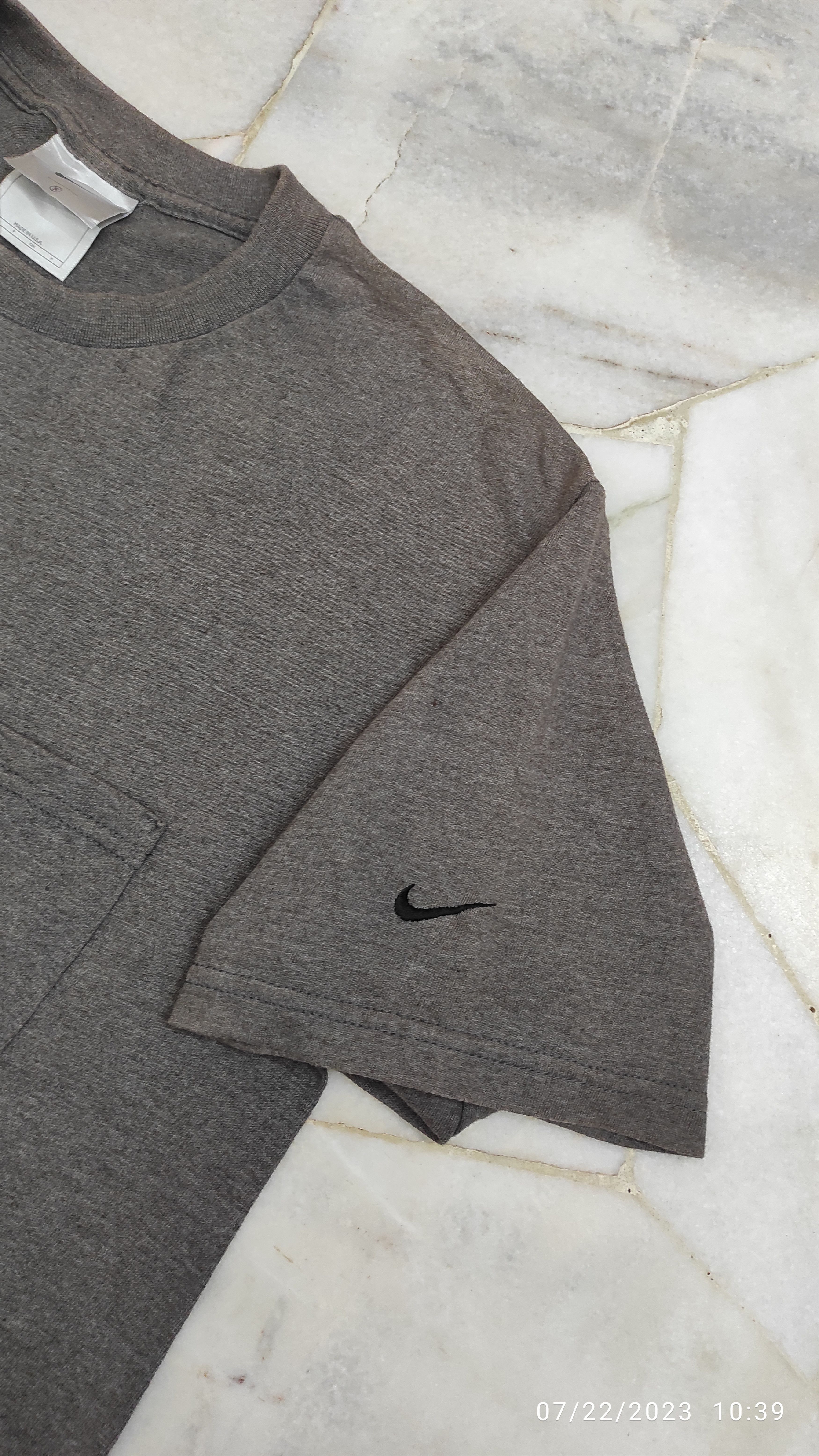 Nike Vintage 90s NIKE embroidered swoosh logo's pocket tee Size US S / EU 44-46 / 1 - 4 Thumbnail