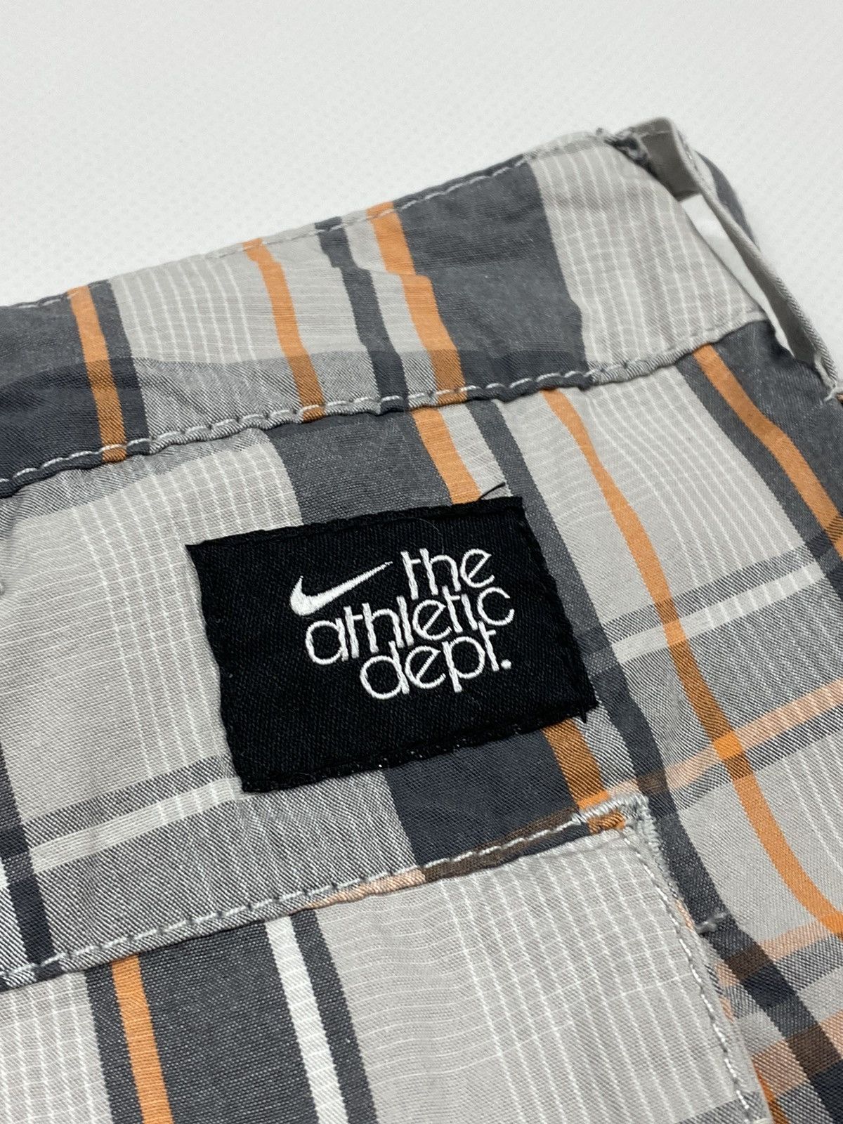 Nike 🔥LASTDROP🔥 Y2K Swoosh Daddys Cargo Tartan Skate Shorts Size US 33 - 8 Thumbnail