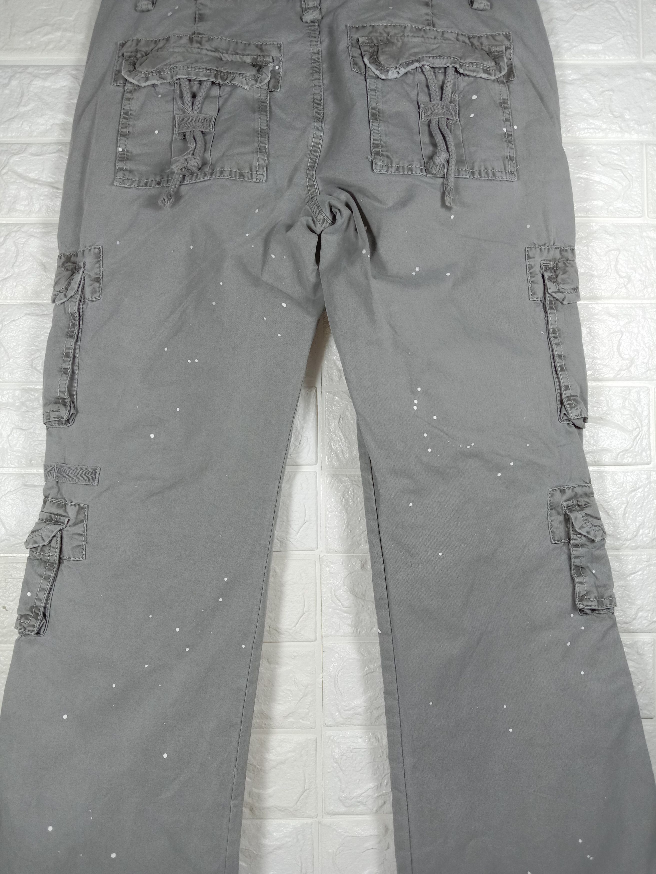 Old Navy Vintage Old Navy Paint Splatter Cargo Flare Pants Size 30" / US 8 / IT 44 - 7 Thumbnail