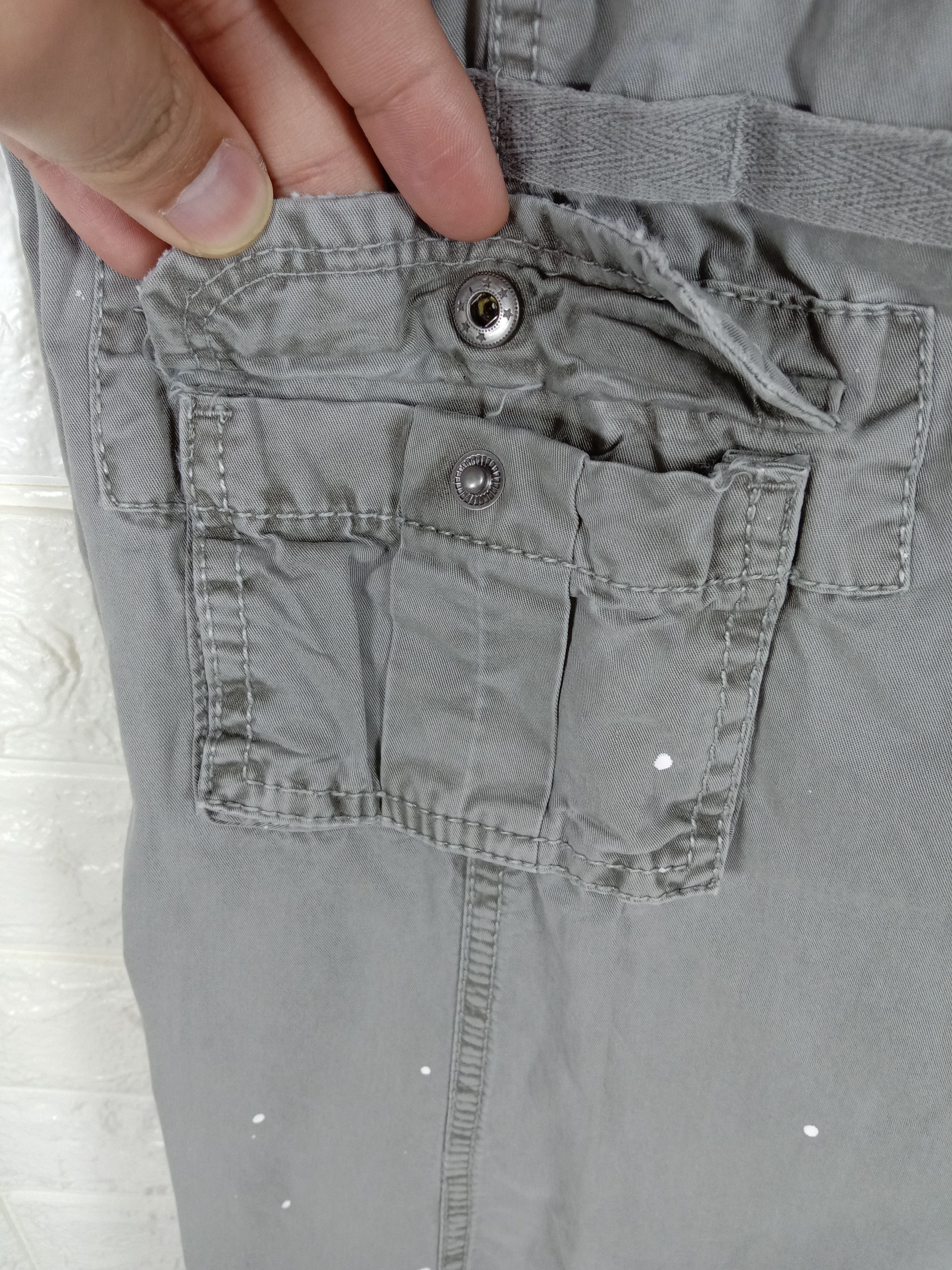 Old Navy Vintage Old Navy Paint Splatter Cargo Flare Pants Size 30" / US 8 / IT 44 - 11 Thumbnail