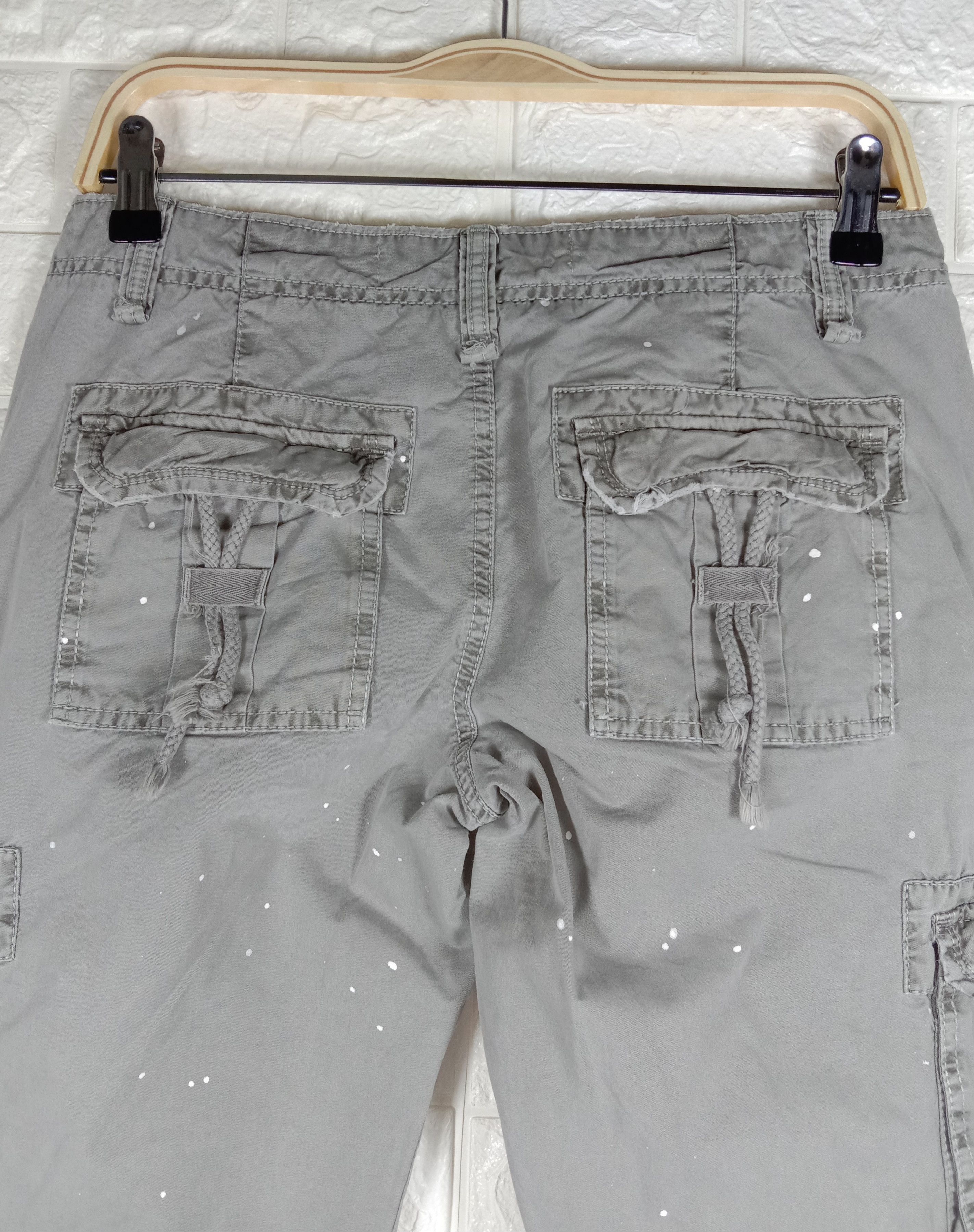 Old Navy Vintage Old Navy Paint Splatter Cargo Flare Pants Size 30" / US 8 / IT 44 - 6 Thumbnail