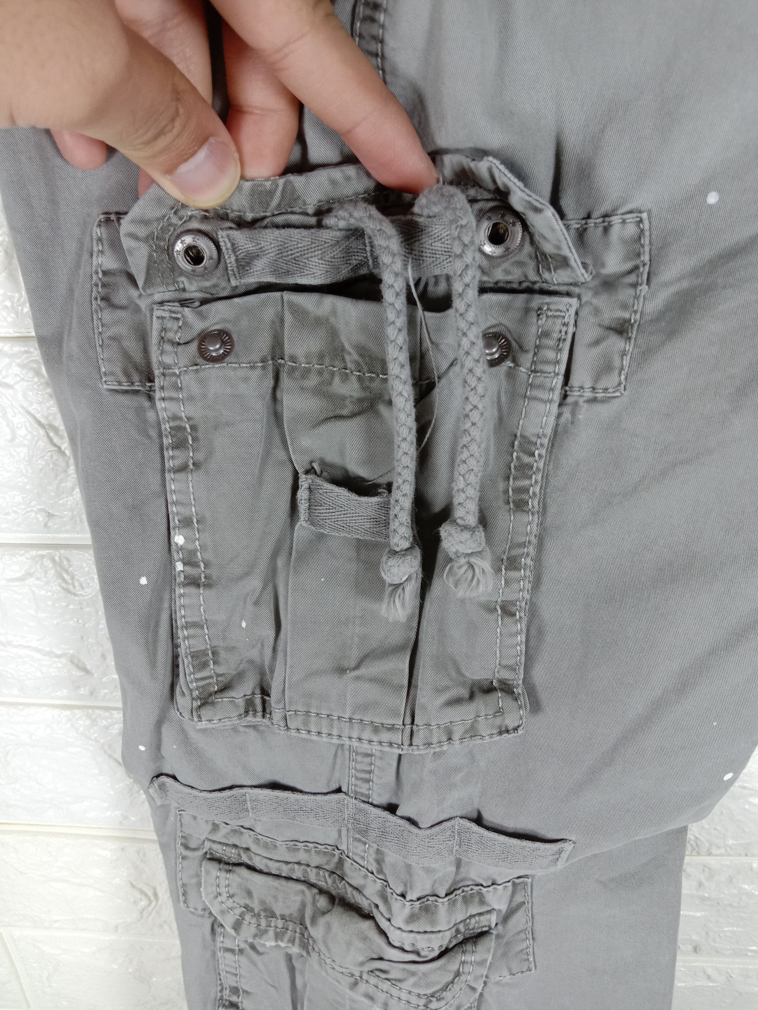 Old Navy Vintage Old Navy Paint Splatter Cargo Flare Pants Size 30" / US 8 / IT 44 - 12 Thumbnail