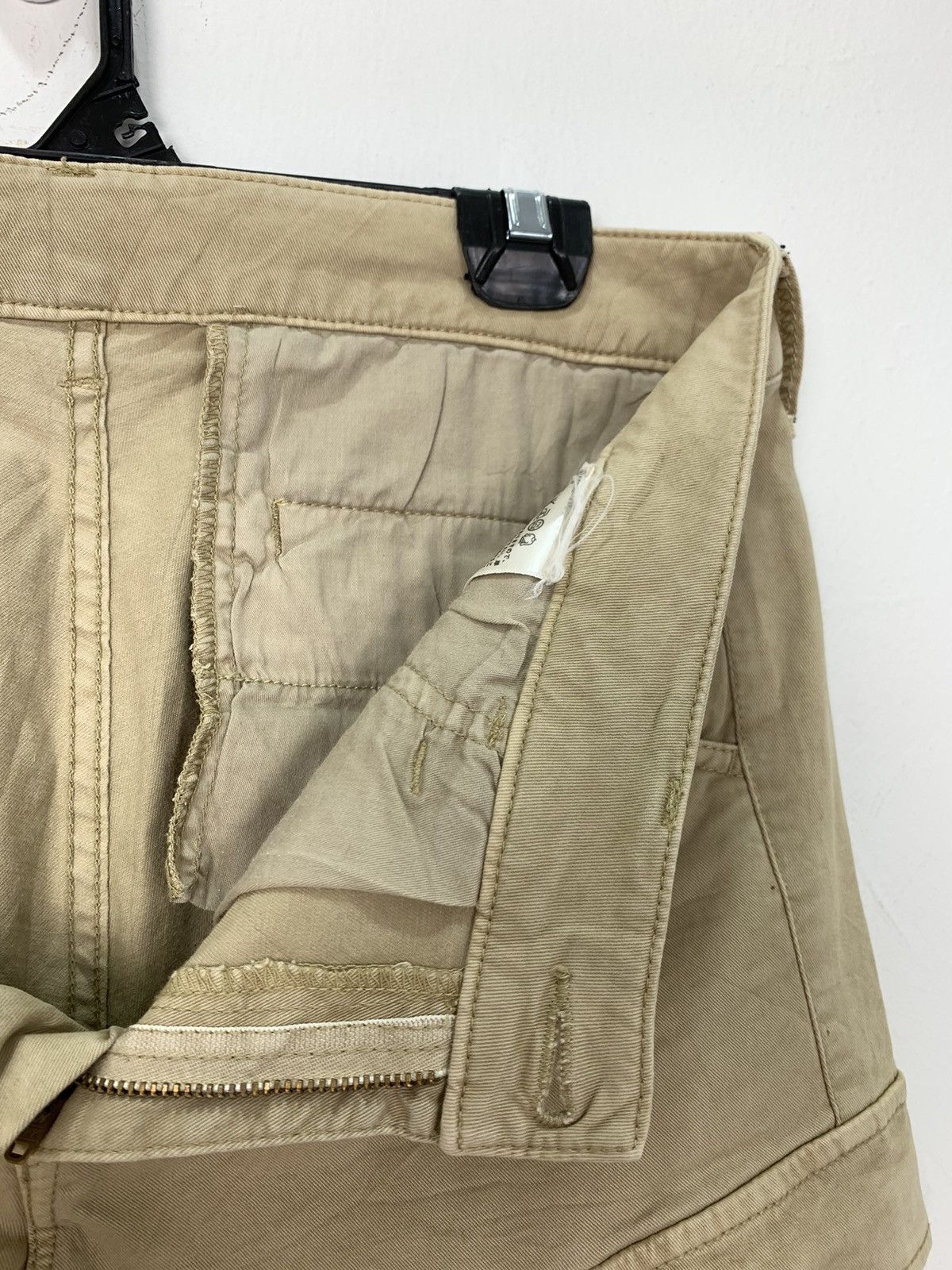 Japanese Brand × Uniqlo UNIQLO Slimfit Khaki Multipocket Tactical Utility CargoPant Size 32" / US 10 / IT 46 - 16 Thumbnail