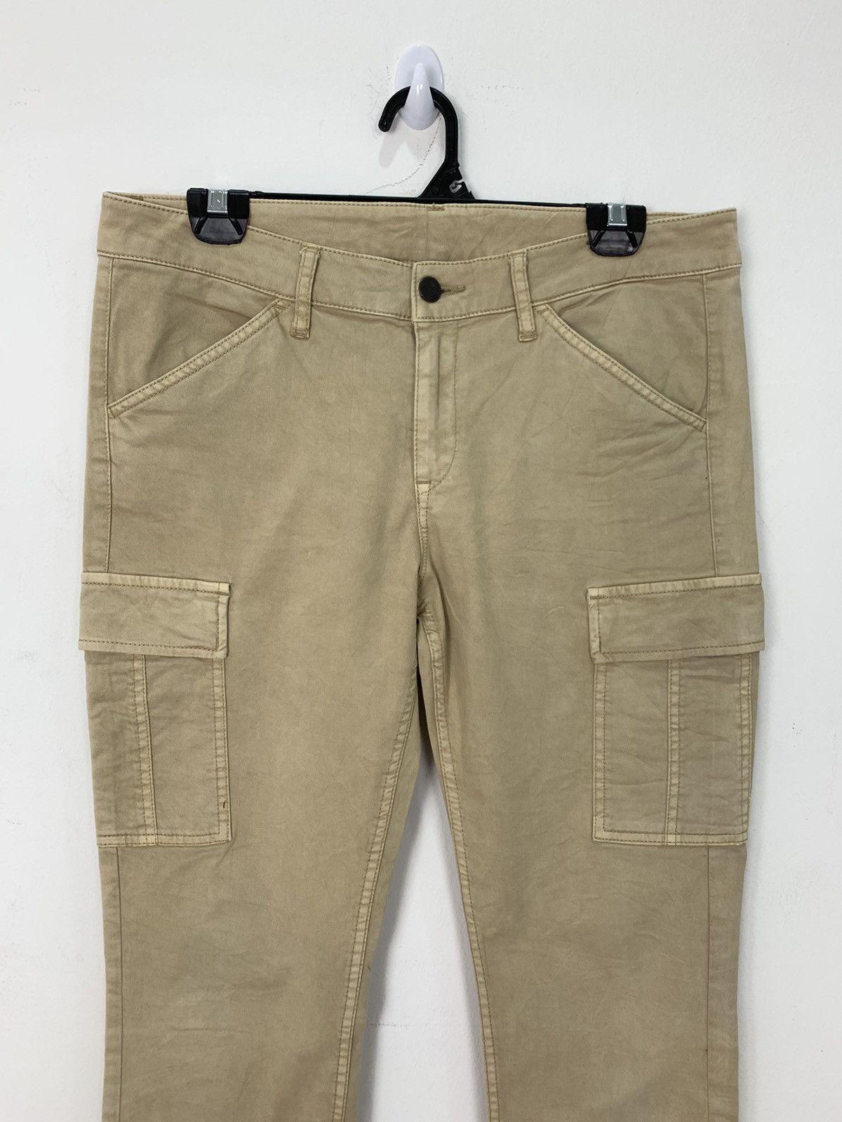 Japanese Brand × Uniqlo UNIQLO Slimfit Khaki Multipocket Tactical Utility CargoPant Size 32" / US 10 / IT 46 - 4 Thumbnail
