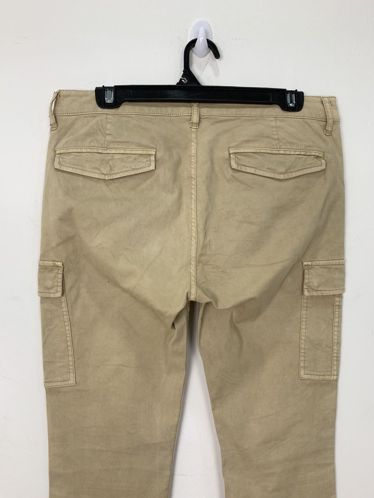 Japanese Brand × Uniqlo UNIQLO Slimfit Khaki Multipocket Tactical Utility CargoPant Size 32" / US 10 / IT 46 - 8 Thumbnail