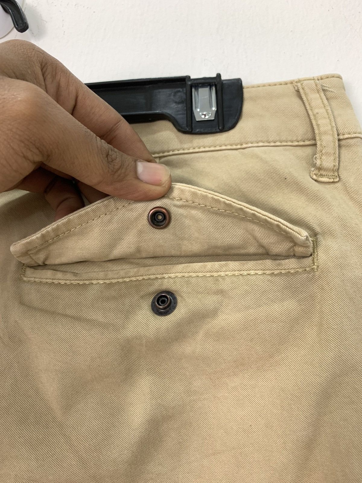 Japanese Brand × Uniqlo UNIQLO Slimfit Khaki Multipocket Tactical Utility CargoPant Size 32" / US 10 / IT 46 - 12 Thumbnail