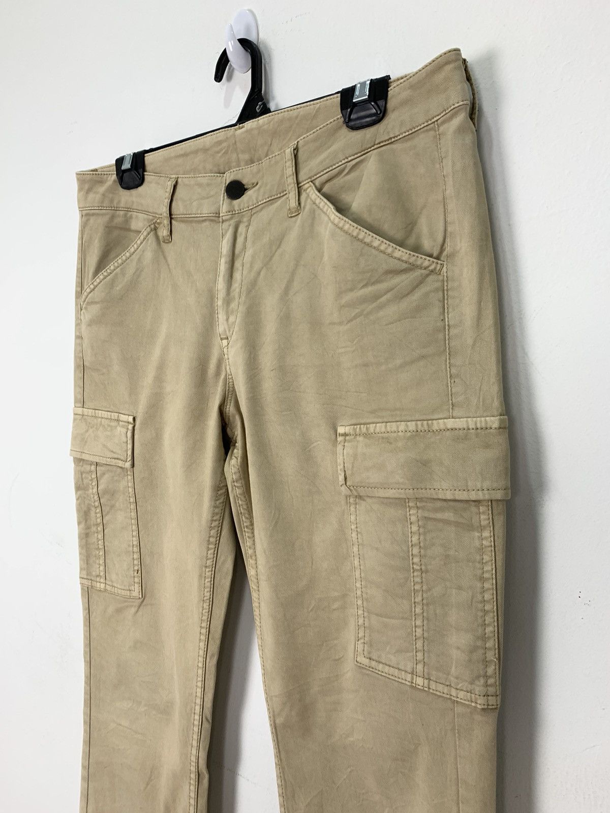 Japanese Brand × Uniqlo UNIQLO Slimfit Khaki Multipocket Tactical Utility CargoPant Size 32" / US 10 / IT 46 - 7 Thumbnail