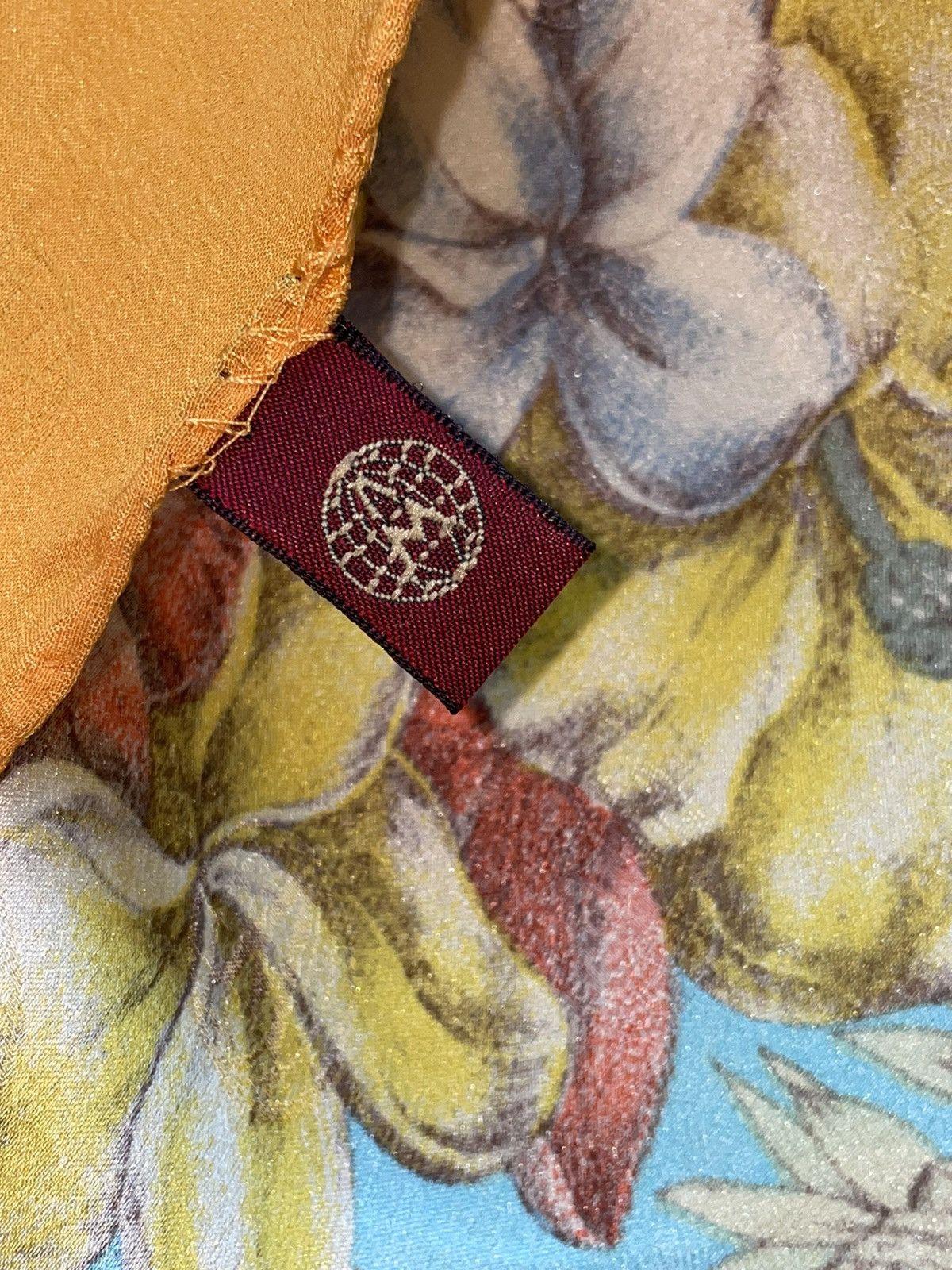 Alviero Martini Vintage ALVIERO MARTINI Pure Silk Scarf Hand Made In Italy Size ONE SIZE - 11 Thumbnail